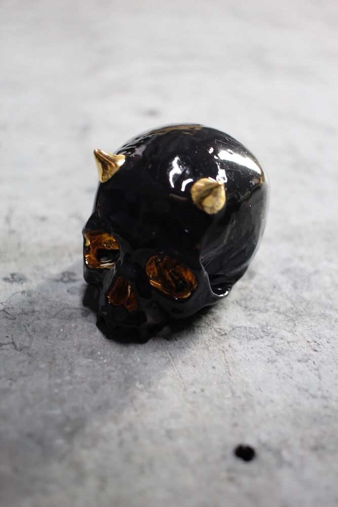 鬼ぐい呑 黒×金  (桐箱付)