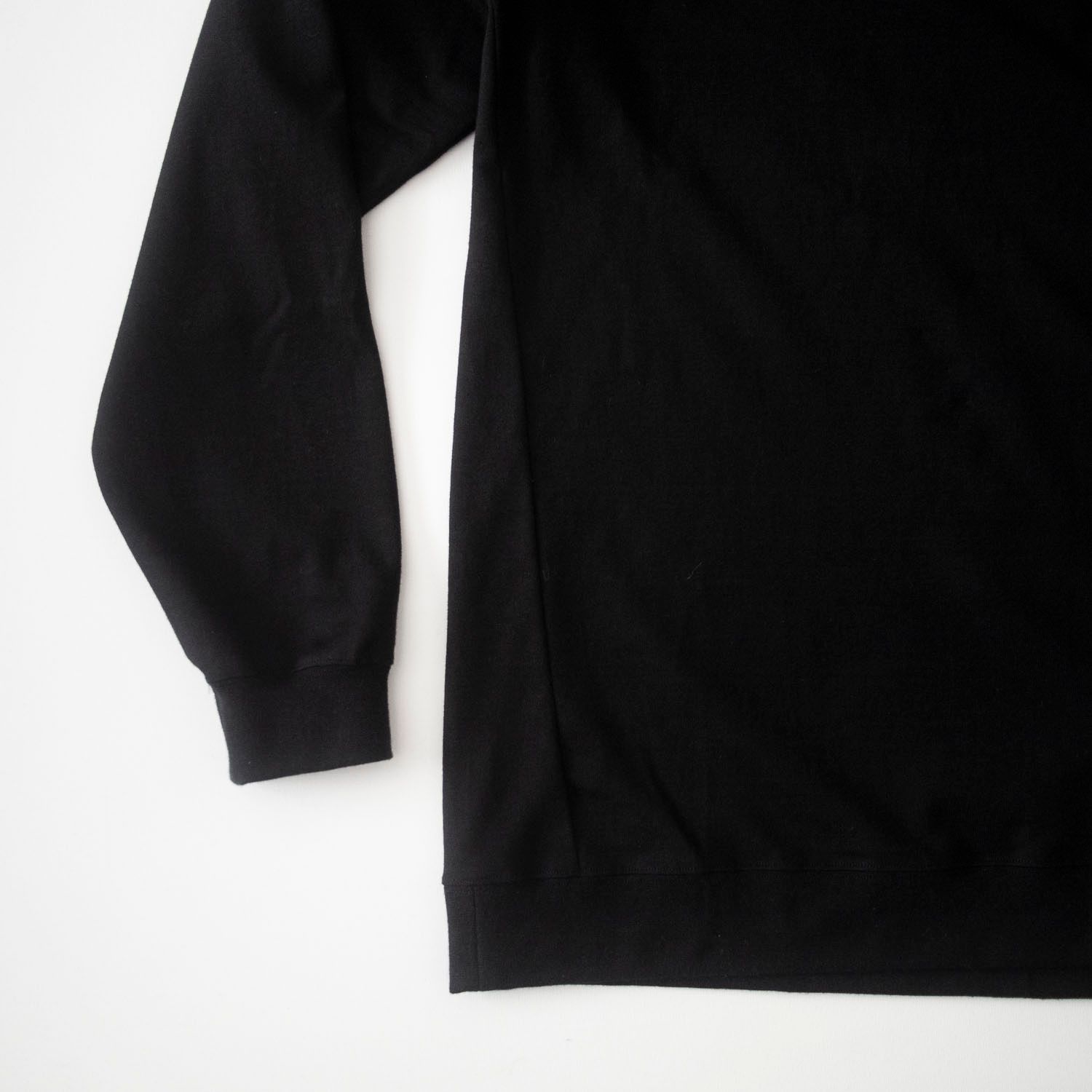 TURTLE NECK L/S T-SHIRT (BLACK)