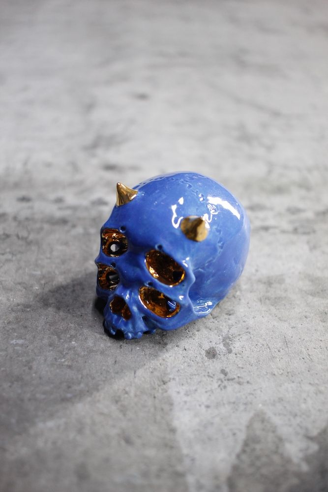 四つ目鬼髑髏ぐい呑 青×金  (桐箱付)