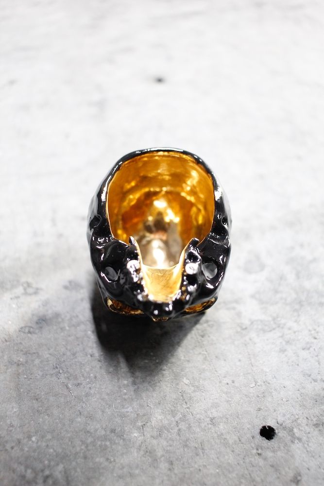 鬼ぐい呑 黒×金  (桐箱付)