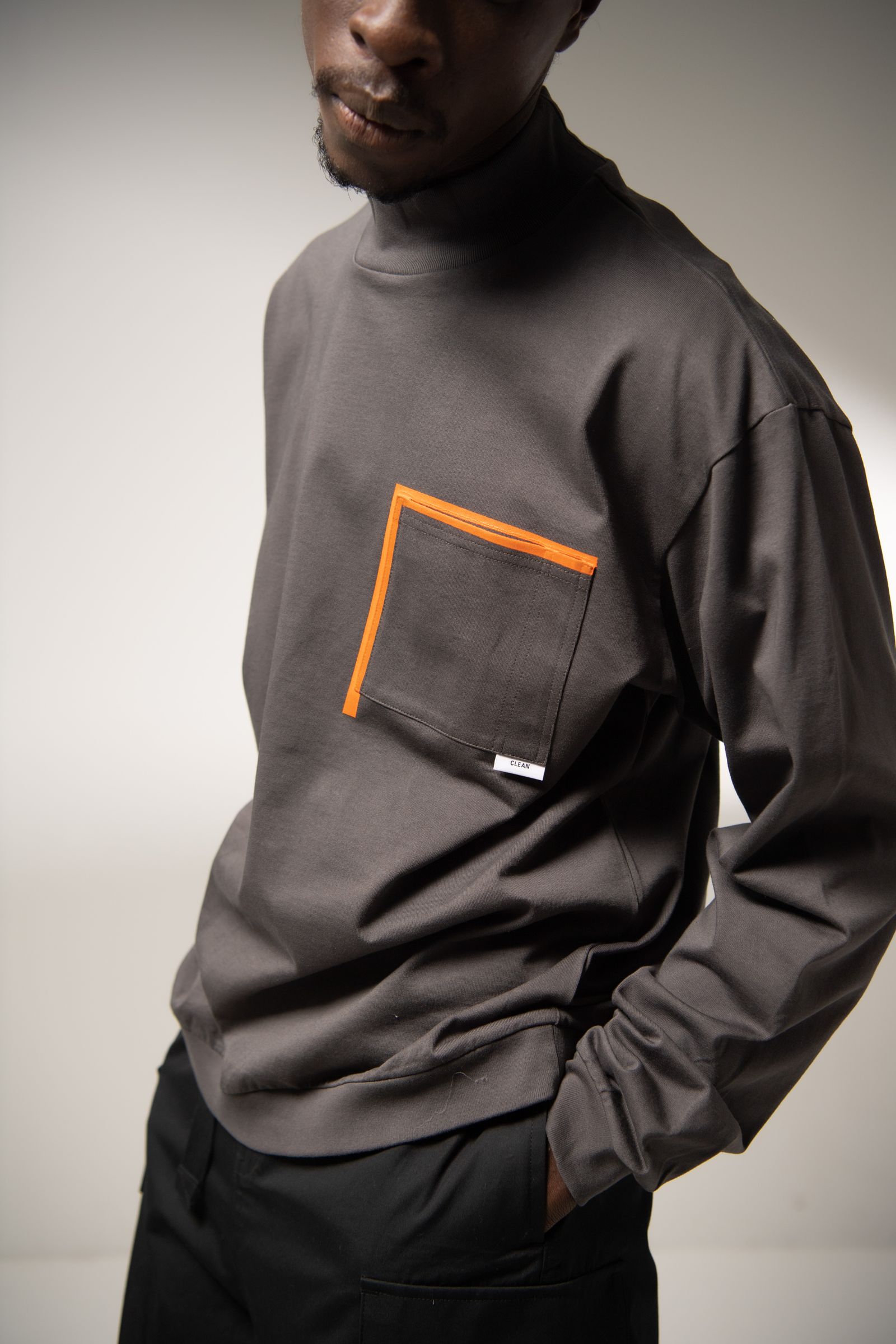 「予約商品」GRID MARKED T-SHIRT (CHARCOAL)