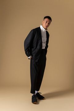 REGULAR TAPERED PLEATS PANTS (BLACK)