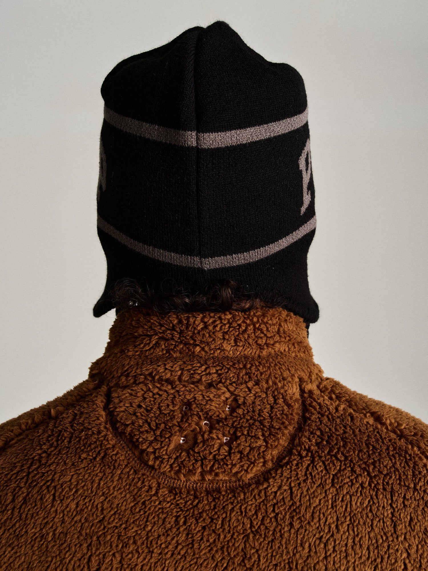 Pop Earflap Beanie Duffel Black/Charcoal / ビーニー