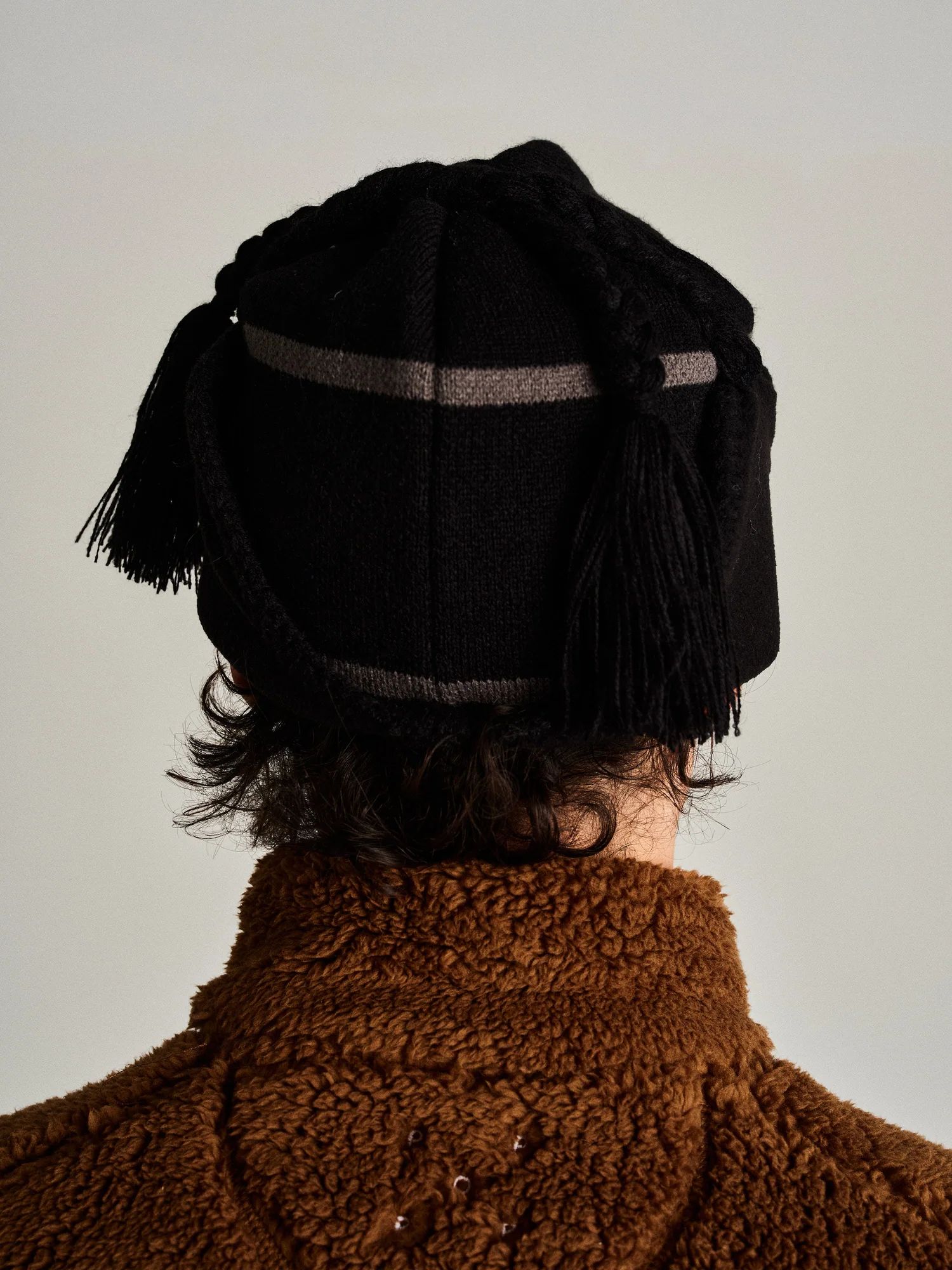 Pop Earflap Beanie Duffel Black/Charcoal / ビーニー