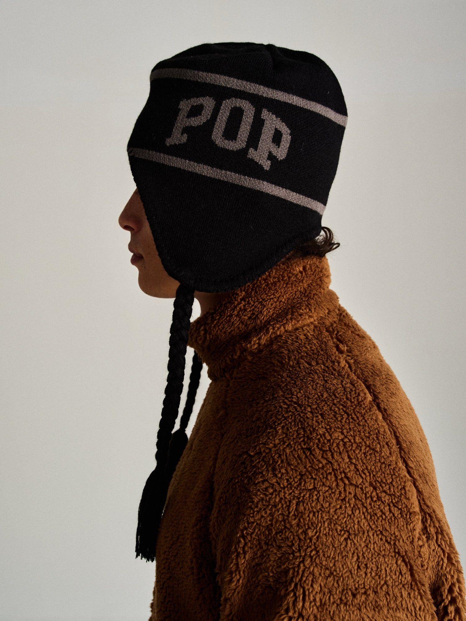Pop Earflap Beanie Duffel Black/Charcoal / ビーニー