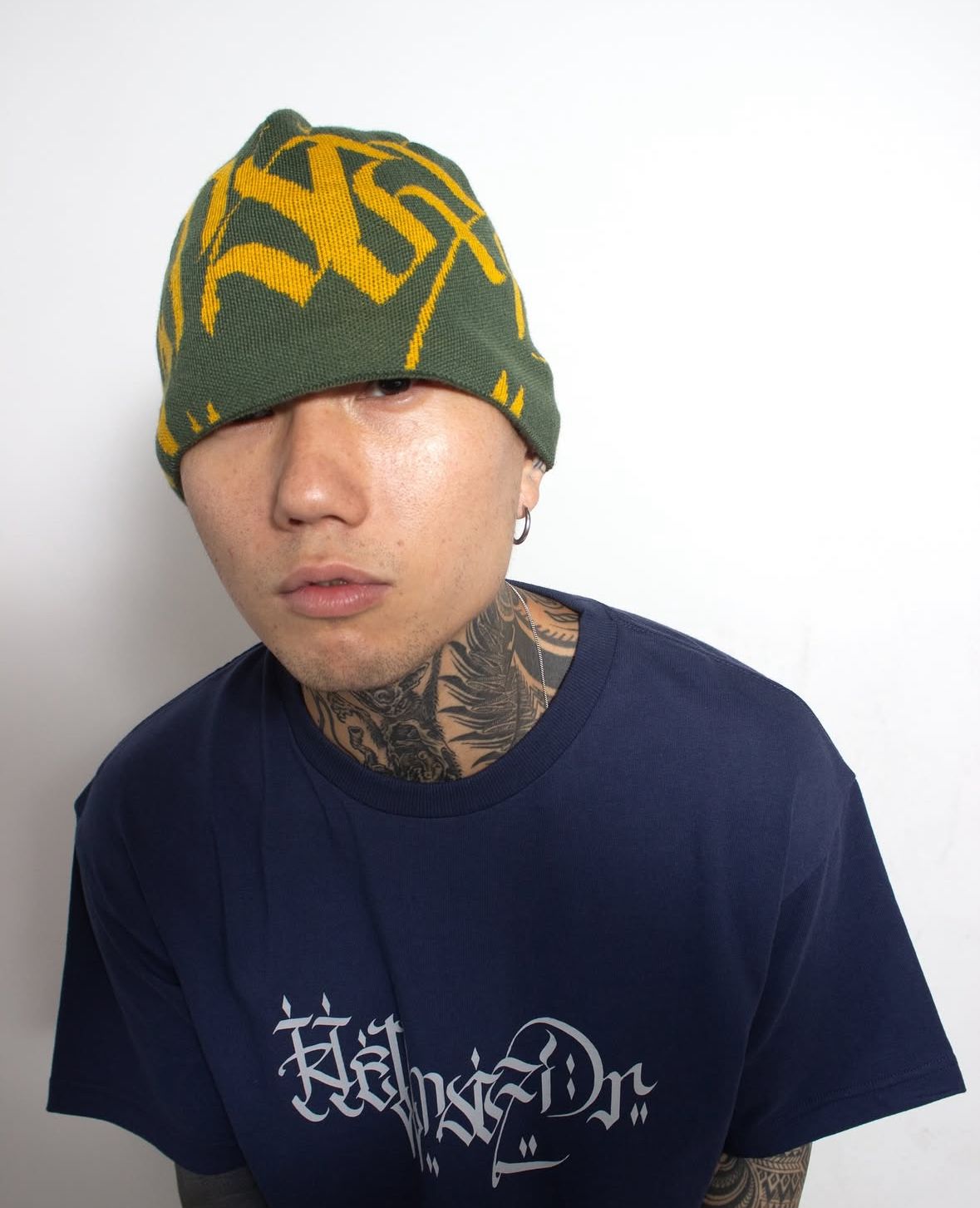 LETTER BEANIE - ARMY GREEN HELLRAZOR®︎ MOZYSKEY COLLECTION  / ビーニー ニット