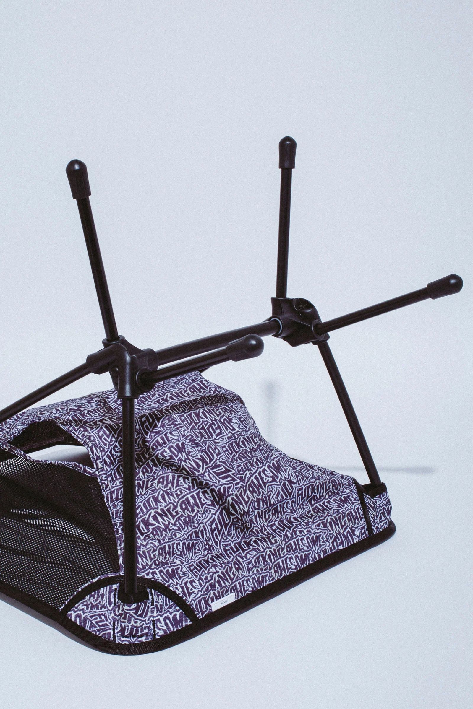 FUCKING AWESOME Burnt Stamp Logo Helinox Chair One / チェア