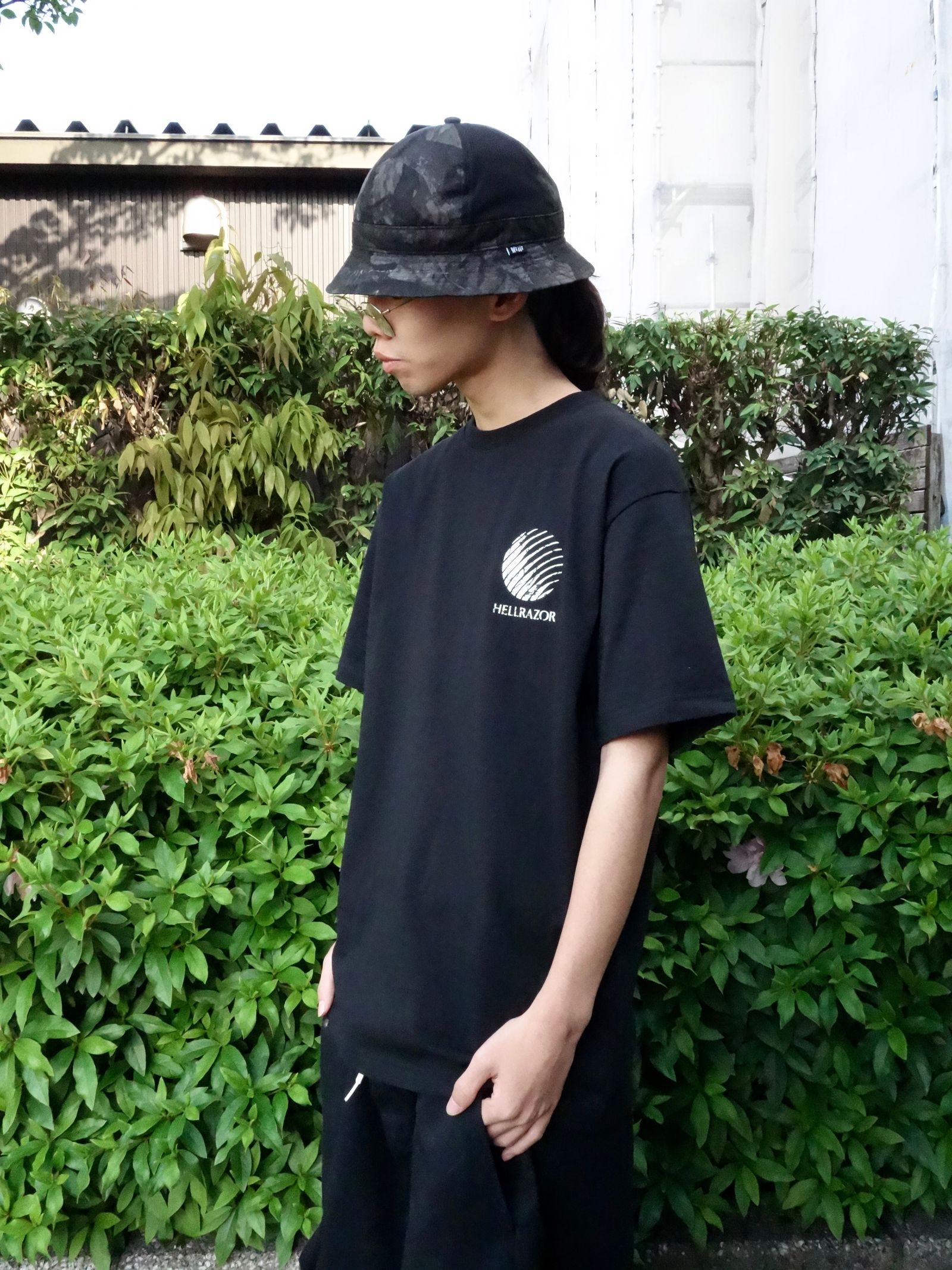 CRACKED CORE LOGO SHIRT (Black) / Tシャツ