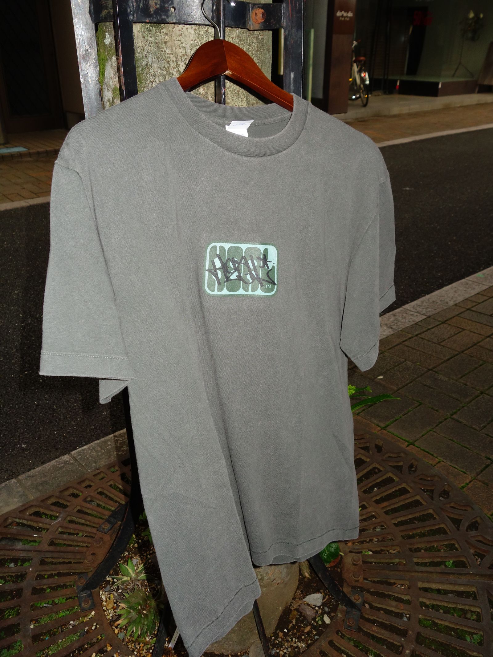 HEAL × メタルラスタ会議 BAD HAZE STUDIO JACK /  Tシャツ フェードグレー