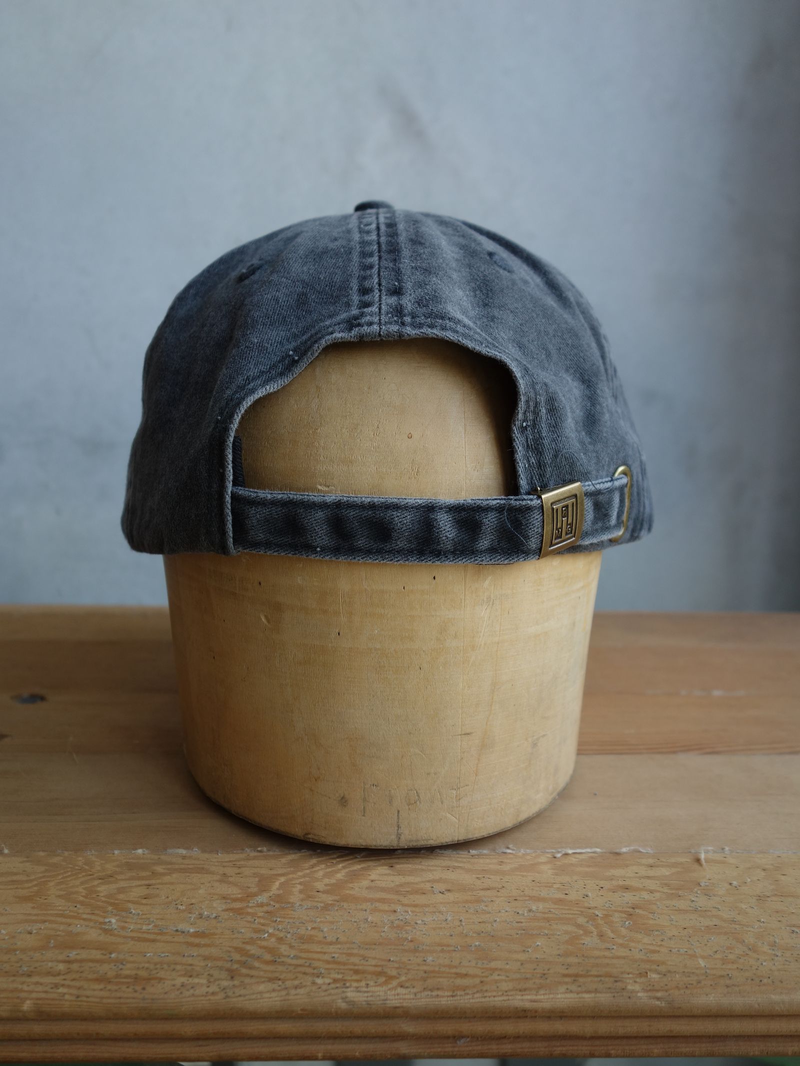HANDS - WASHED DAD HAT - Black  / キャップ