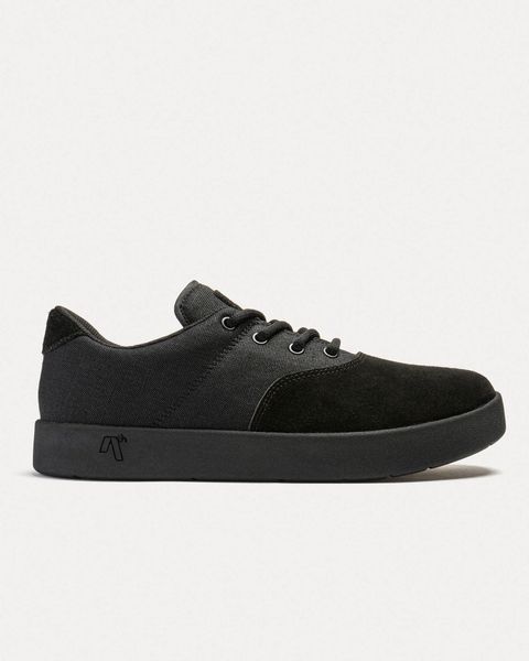 PLUG All Black / スケートボード シューズ