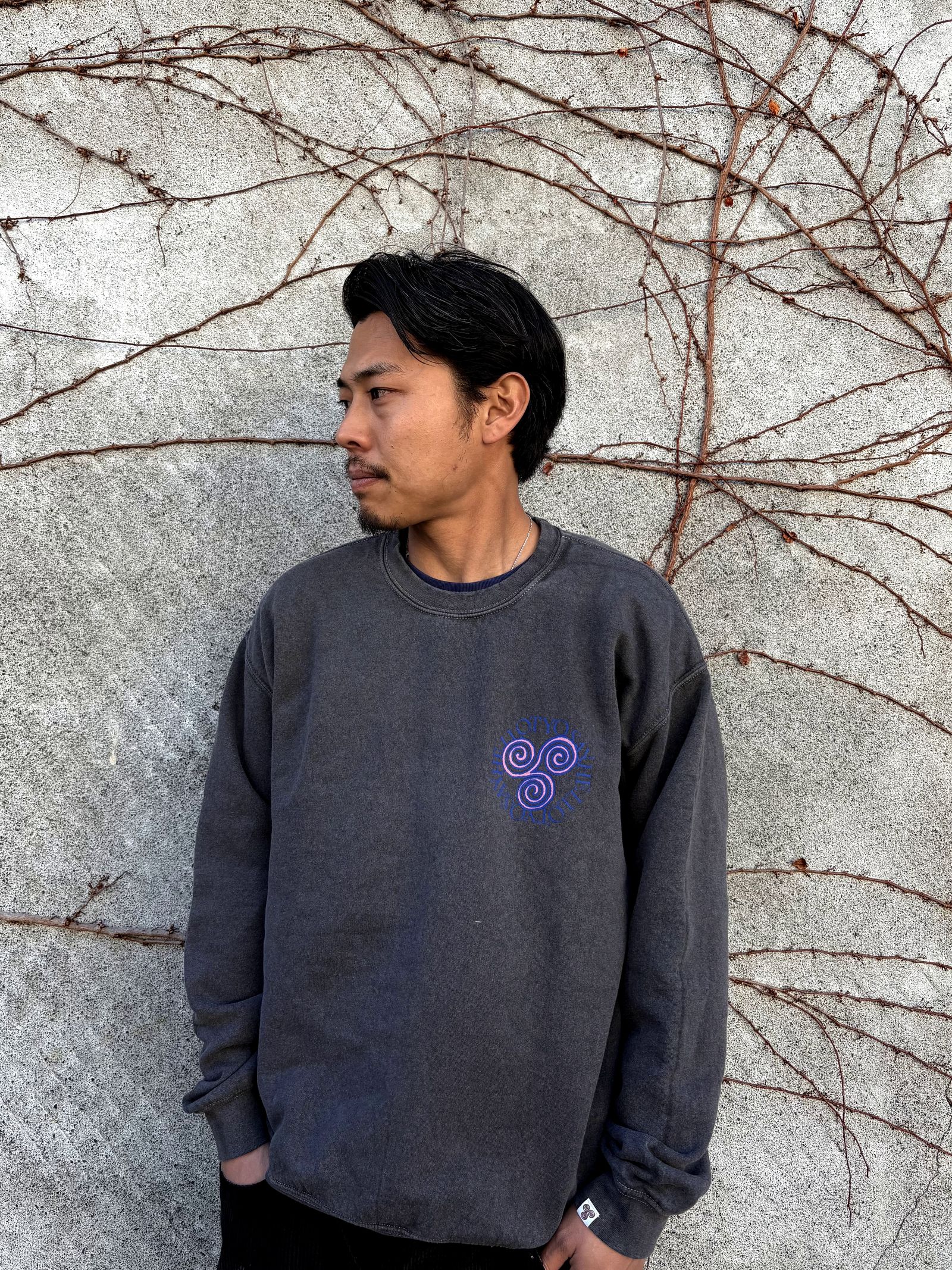 Pigment Slap Logo Crew ( Pigment Black ) / スウェット