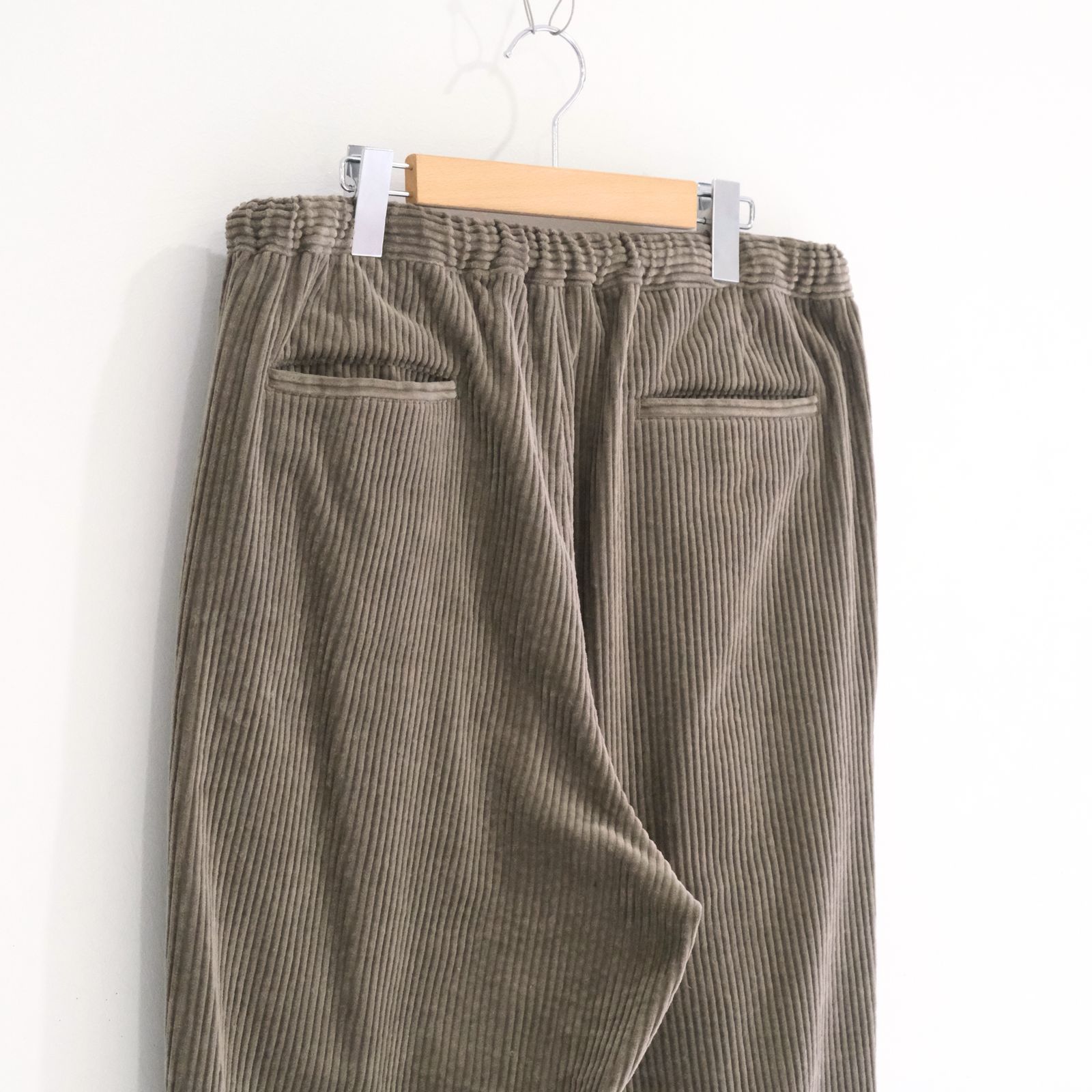 【残り1点】Corduroy Relax Trousers（Beige）