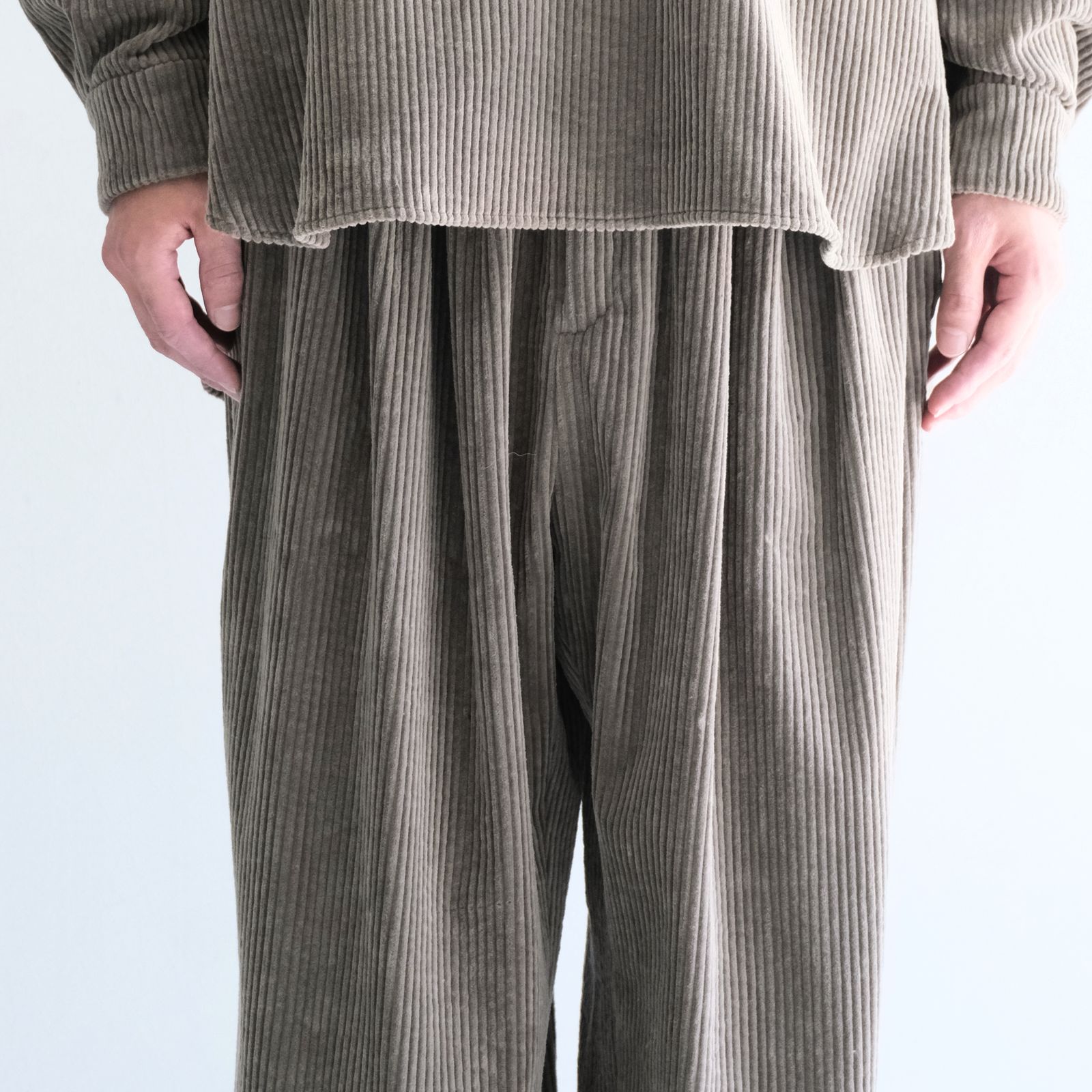 【残り1点】Corduroy Relax Trousers（Beige）
