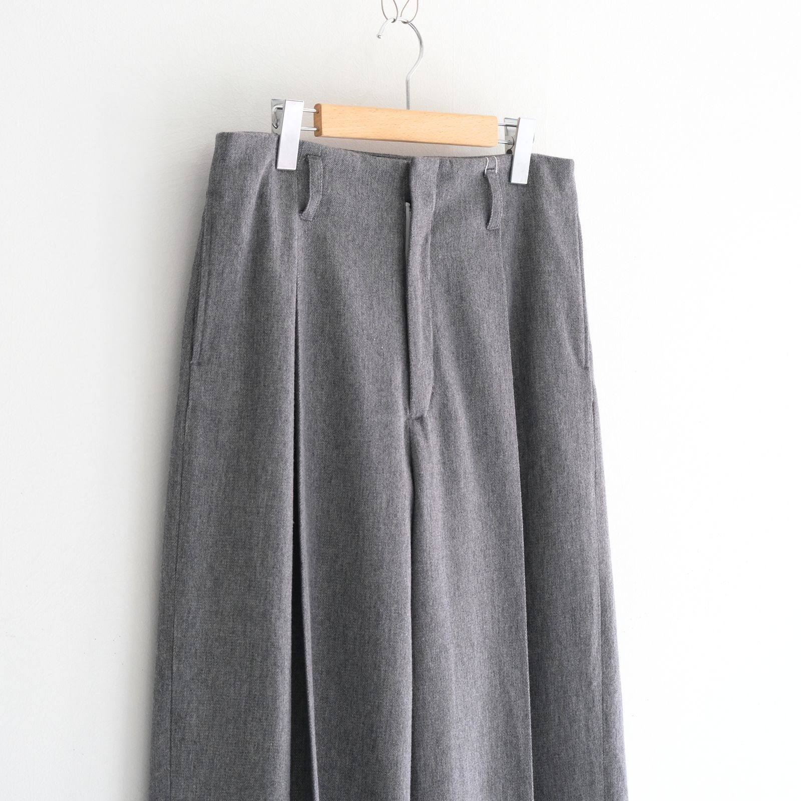 【残り1点】Tucked Wide Trousers / タクト ワイド トラウザー（Gray）