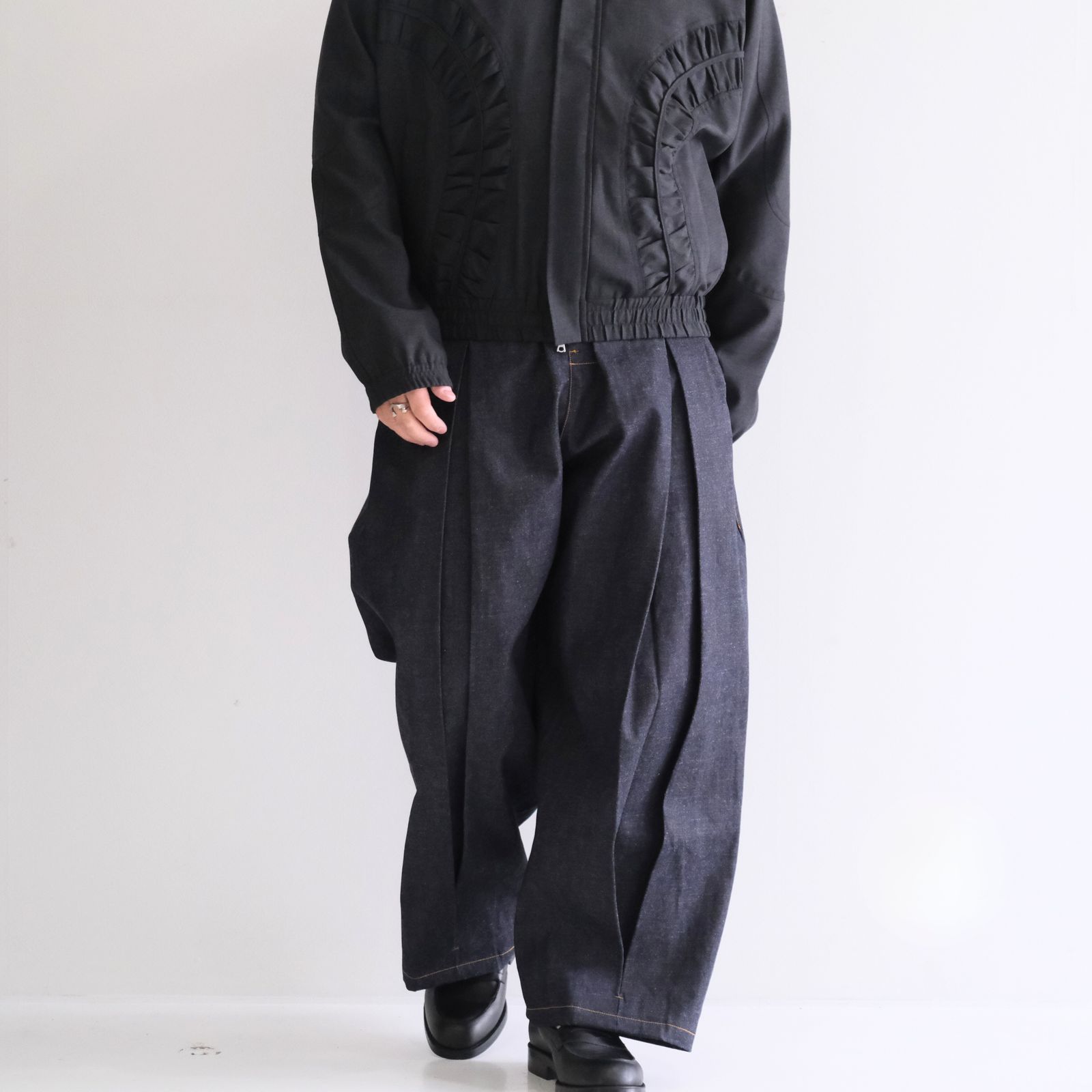 BOX PLEAT TROUSER RAW DENIM/ ボックスプリーツトラウザー / デニム / パンツ / ボトムス / RAW INDIGO