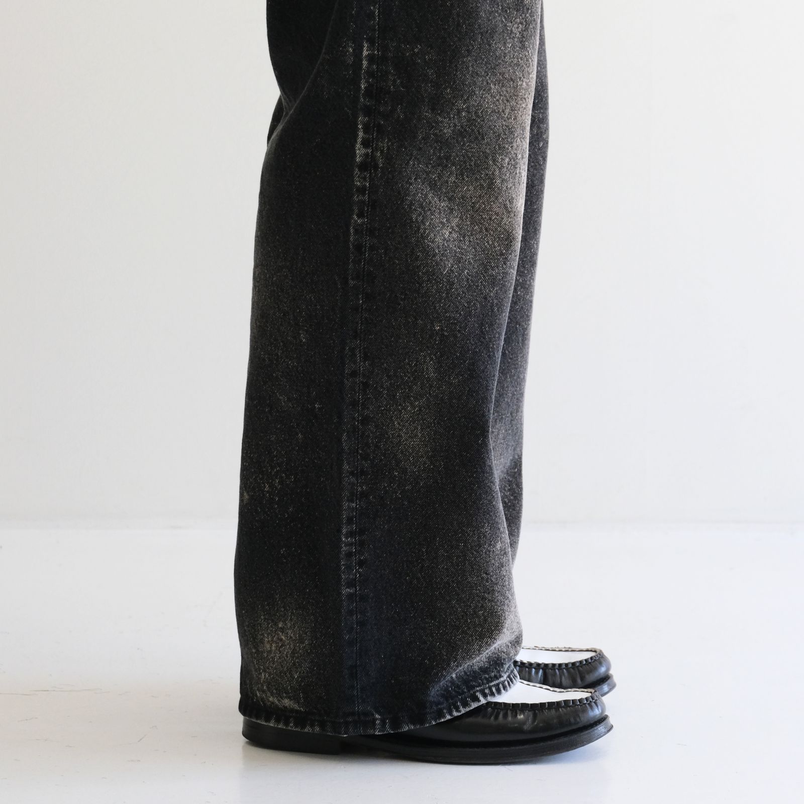 CHEMICAL WASH DENIM PANTS / ケミカルウォッシュデニムパンツ（BLACK）