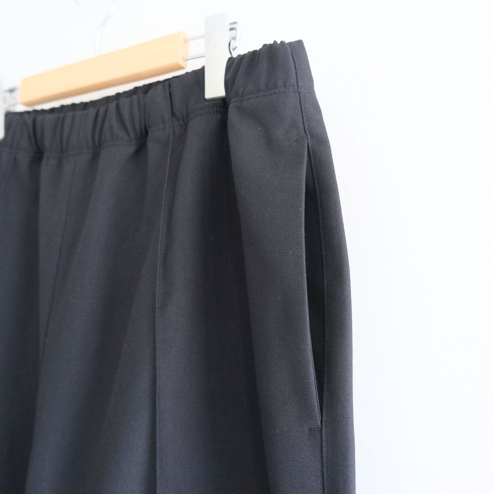 MERELY WOOLEN PINTUCK SLACKS（LIBERTY NAVY）