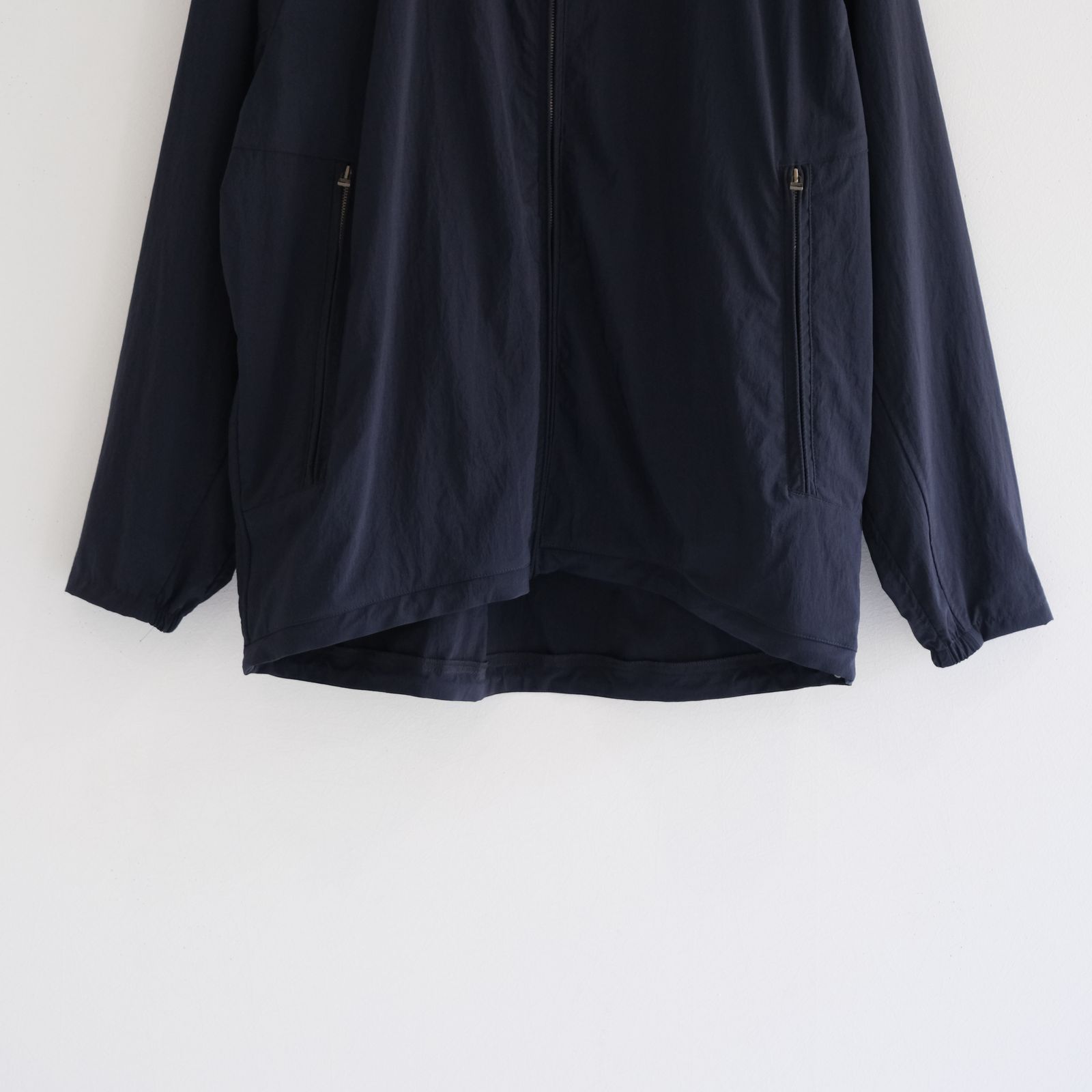 SHIBO NYLON SEASIDE PARKA / ナイロン / パーカー / NAVY