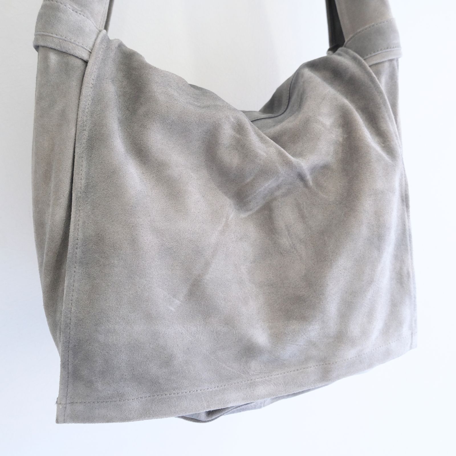 LEATHER SHOULDER BAG  - Cow split leather -（Gray）