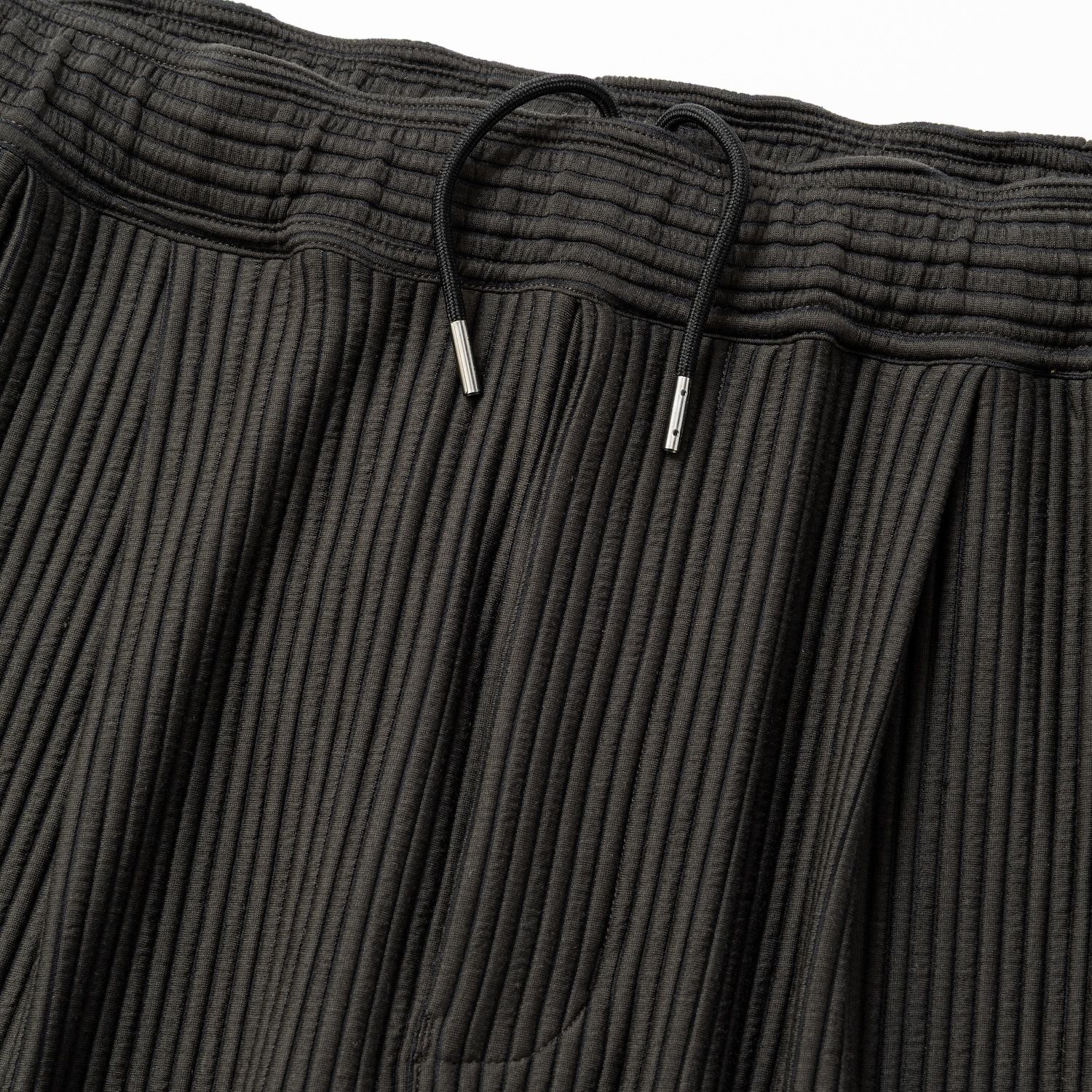 【入荷時期：2026年7月頃】Uneven Anonymous Easy Pants / アンイーヴン アノニマス イージー パンツ（OFF BLACK）