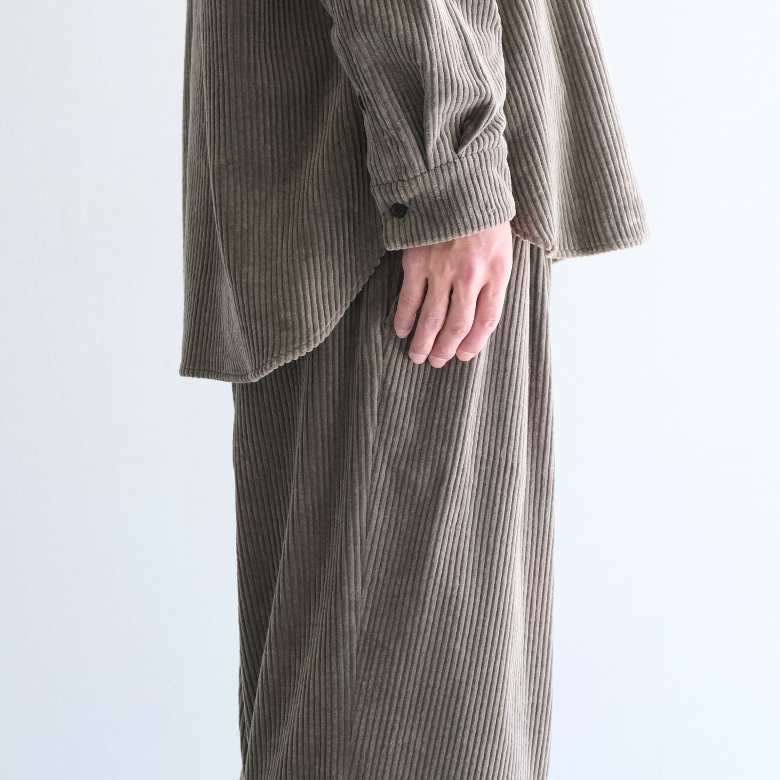【残り1点】Corduroy Relax Trousers（Beige）