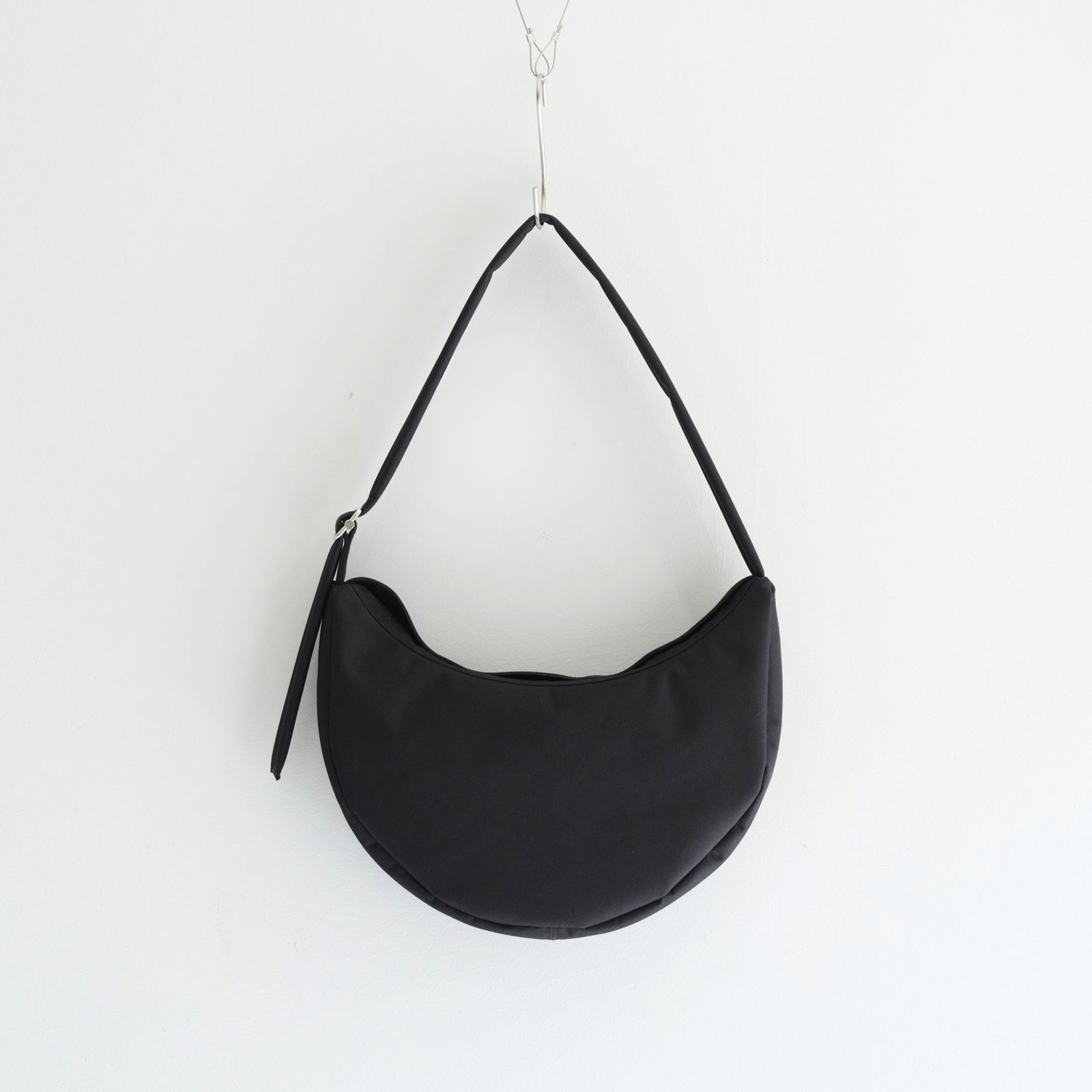 Vibram Round Bag SMALL / ビブラム ラウンド バッグ スモール（BLACK）