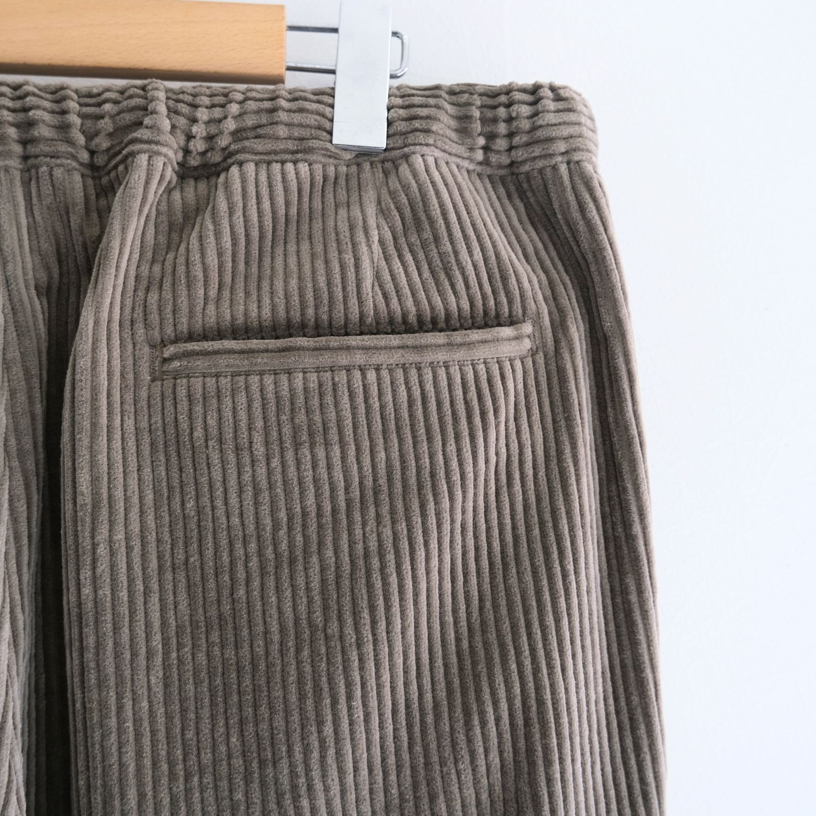 【残り1点】Corduroy Relax Trousers（Beige）