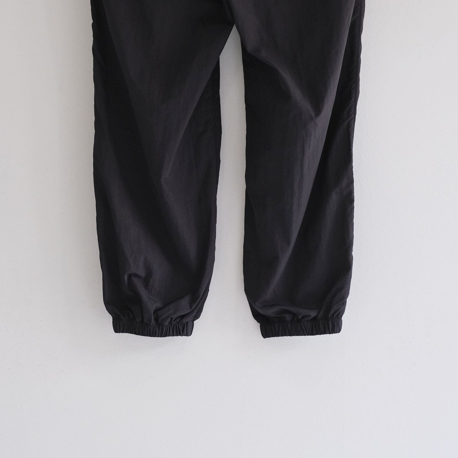 ＋PHENIX - WASHER PANTS / パンツ / ナイロン / 撥水 / BLACK | iko
