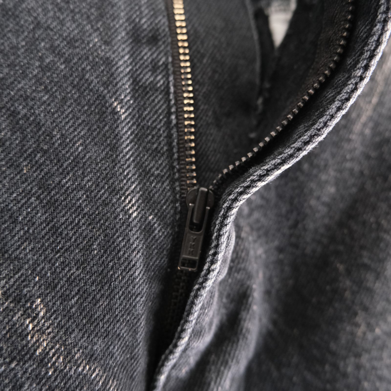 CHEMICAL WASH DENIM PANTS / ケミカルウォッシュデニムパンツ（BLACK）