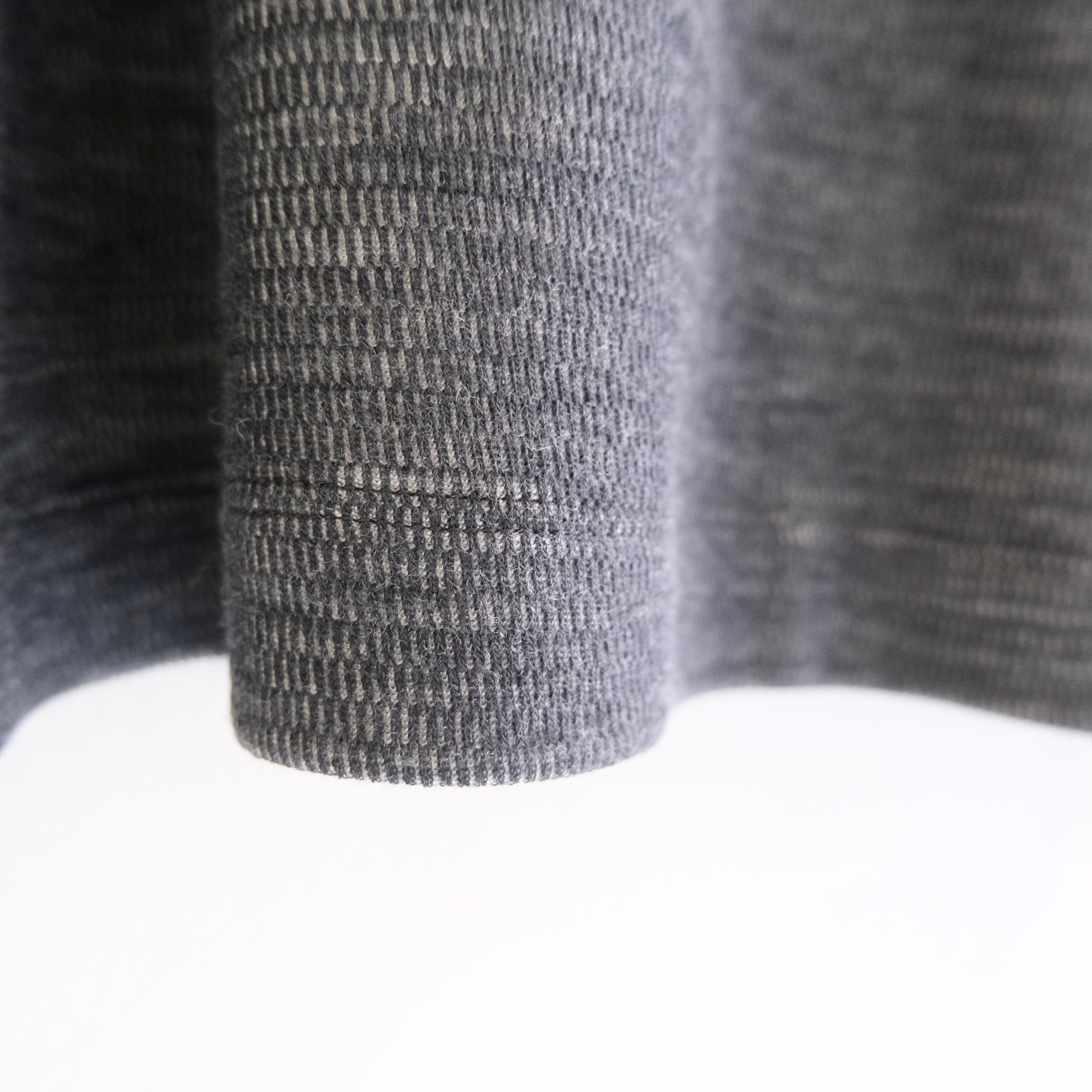 W/C HONEYCOMB HENLEY-NECK TOP（CHARCOAL）