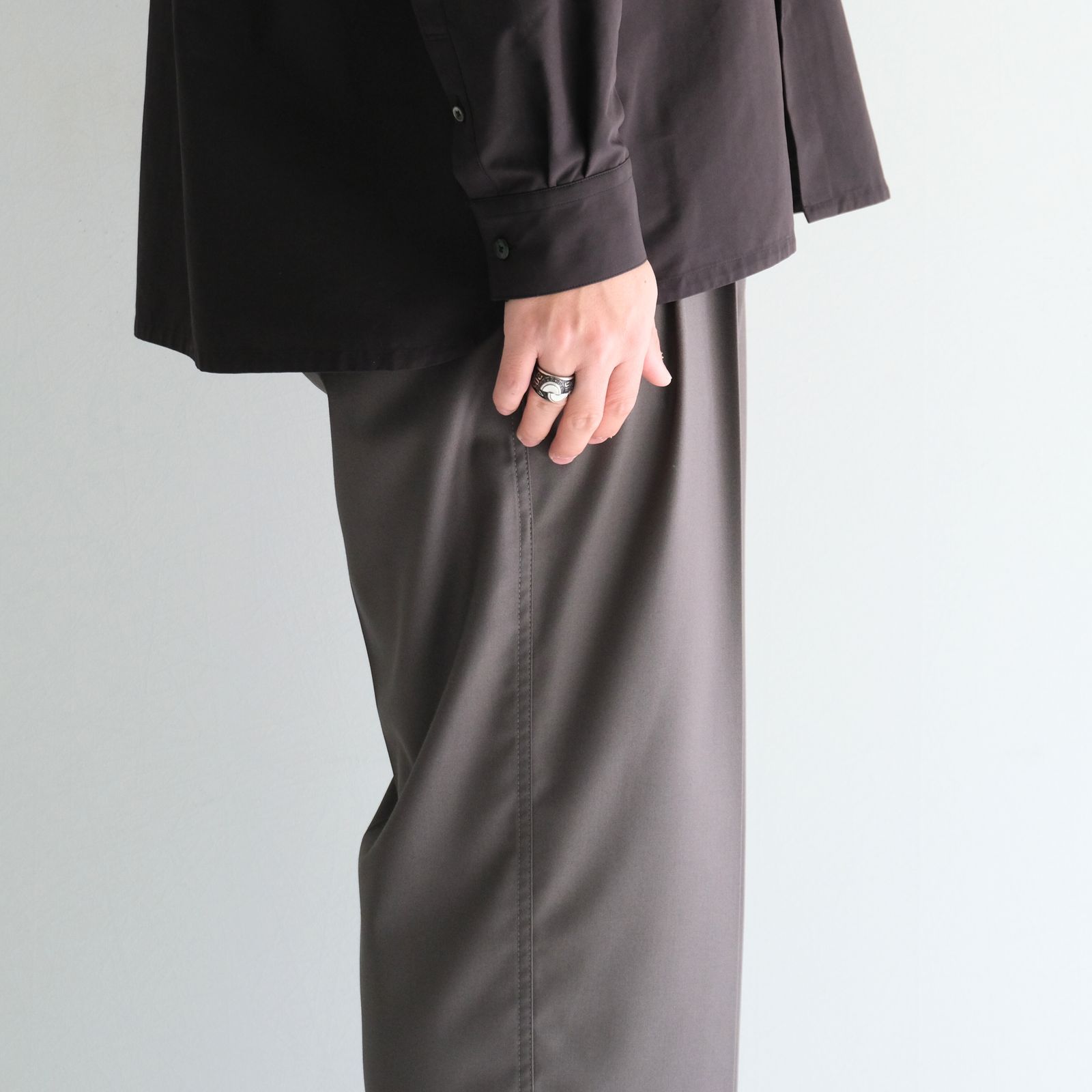 Santiago Slacks / サンティアゴスラックス（OLIVE GRAY）