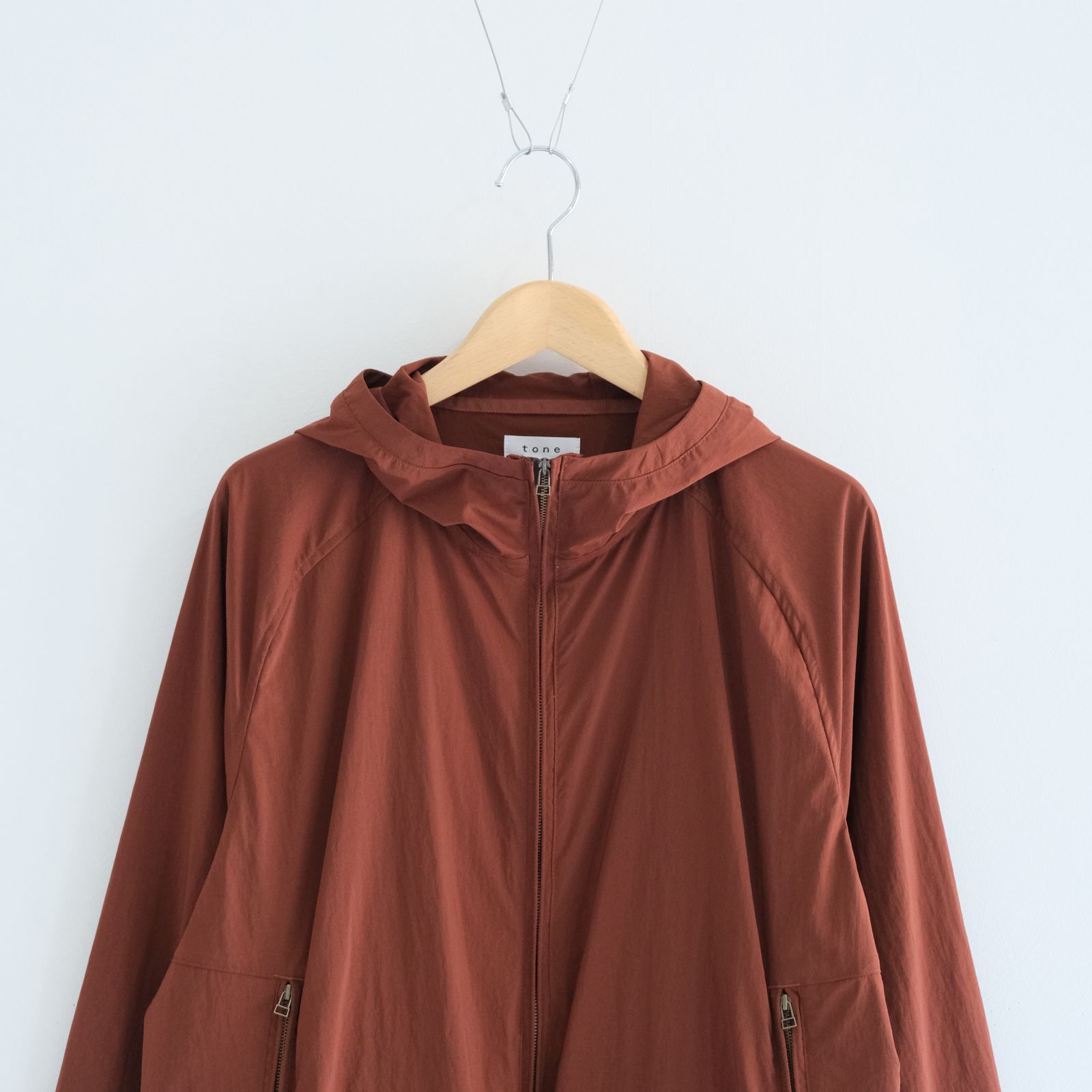 SHIBO NYLON SEASIDE PARKA / ナイロン / パーカー / BROWN