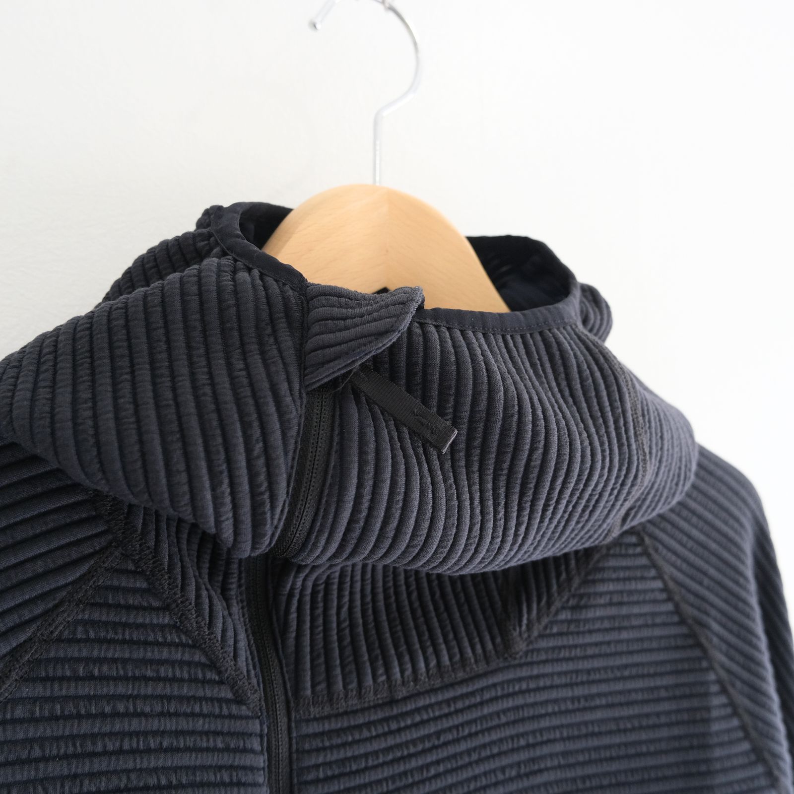 Uneven Anonymous Balaclava Hoodie / アンイーヴン アノニマス バラクラバ フーディー（OFF BLACK）