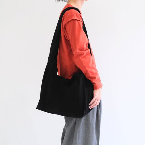 【残り1点】LEATHER SHOULDER BAG  - Cow split leather -（Black）