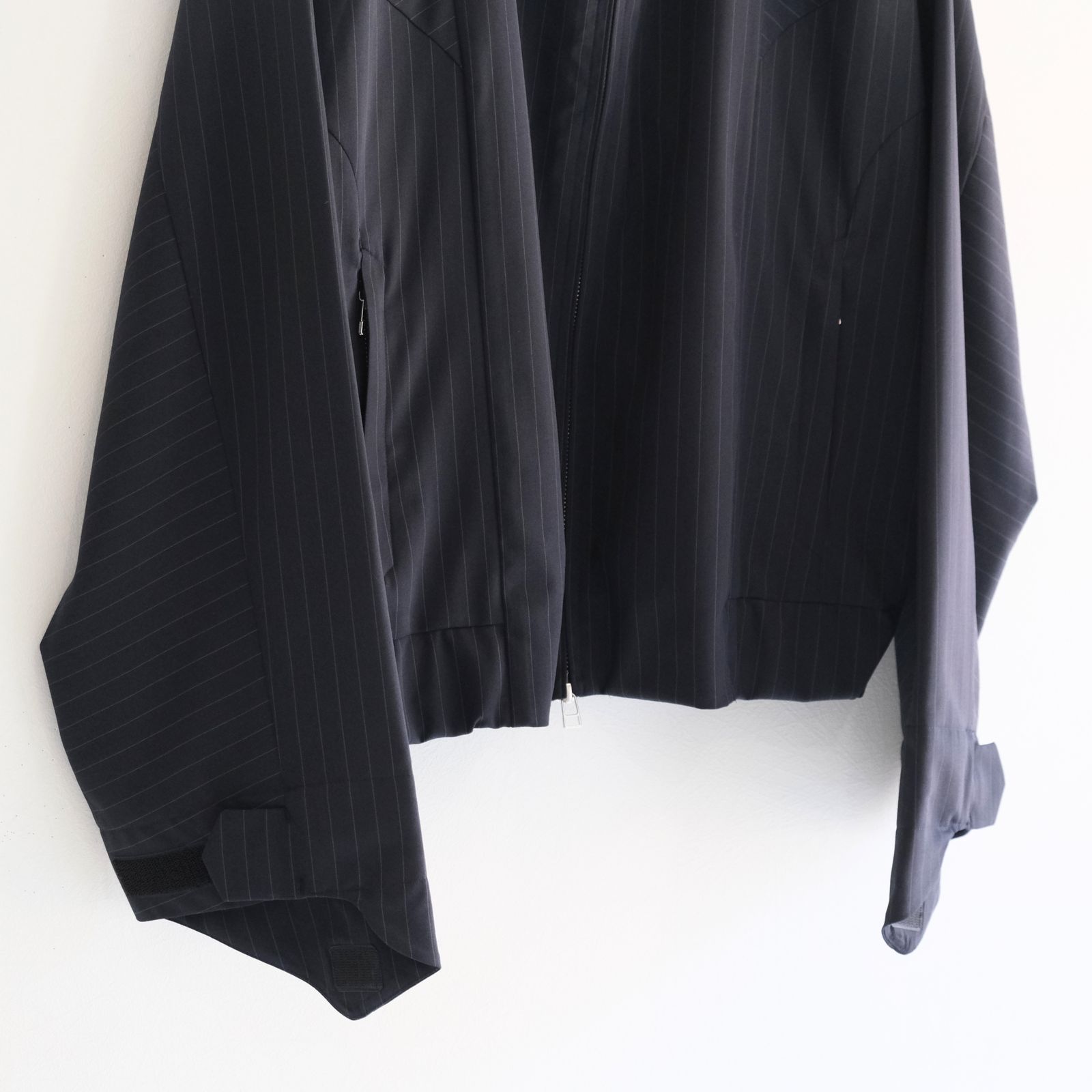 Merino Wool Stand Collar Blouson / メリノウール スタンドカラー ブルゾン（NAVY STRIPE）