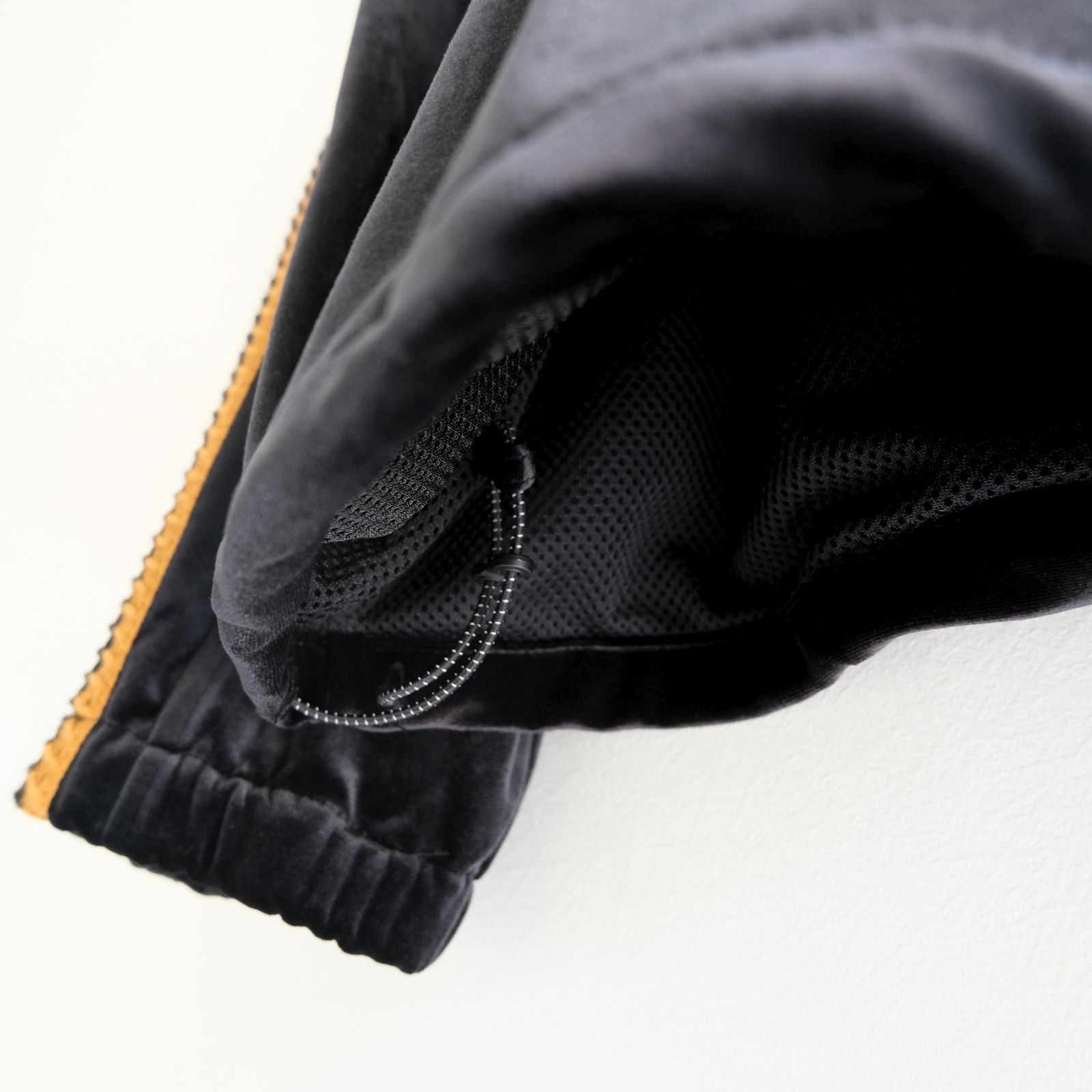 【残り1点】VELOUR TRACK JACKET（BLACK）