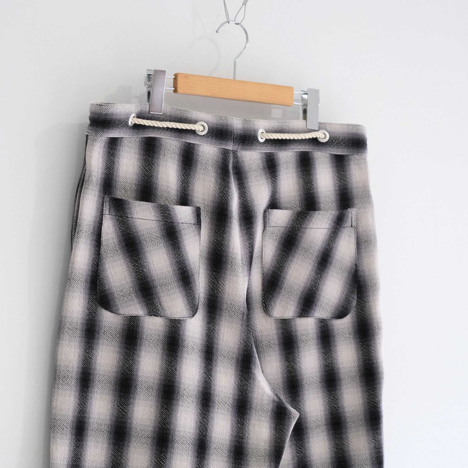 【残り1点】HEAVY FLANNEL CROPPED BAGGY（OFF WHITE×BLACK）
