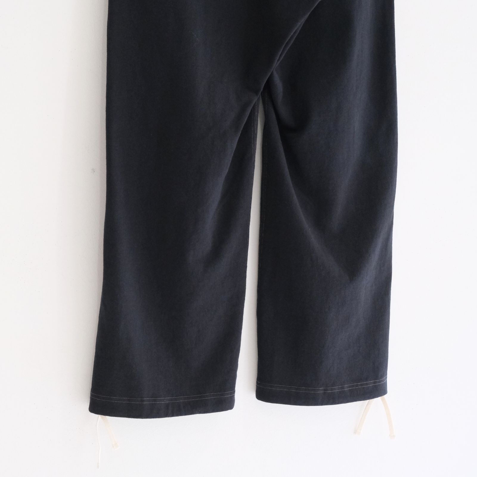 CONTRADICT SWEAT PANTS / パンツ/ スウェット / ダブルニー / 裏毛素材 / INK BLACK