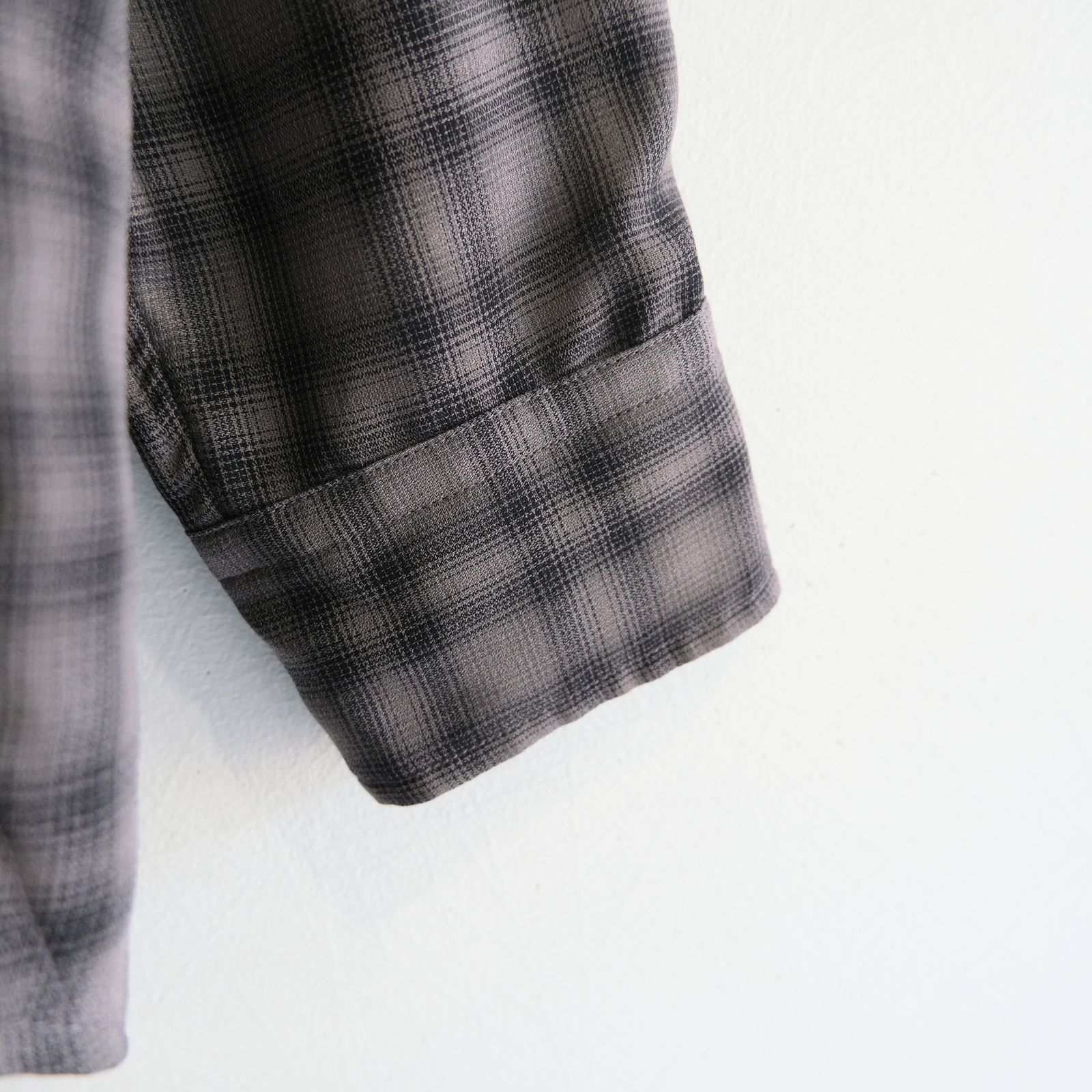 SUPER LIGHT FADED CHECK SHIRT（BLACK / GREY）