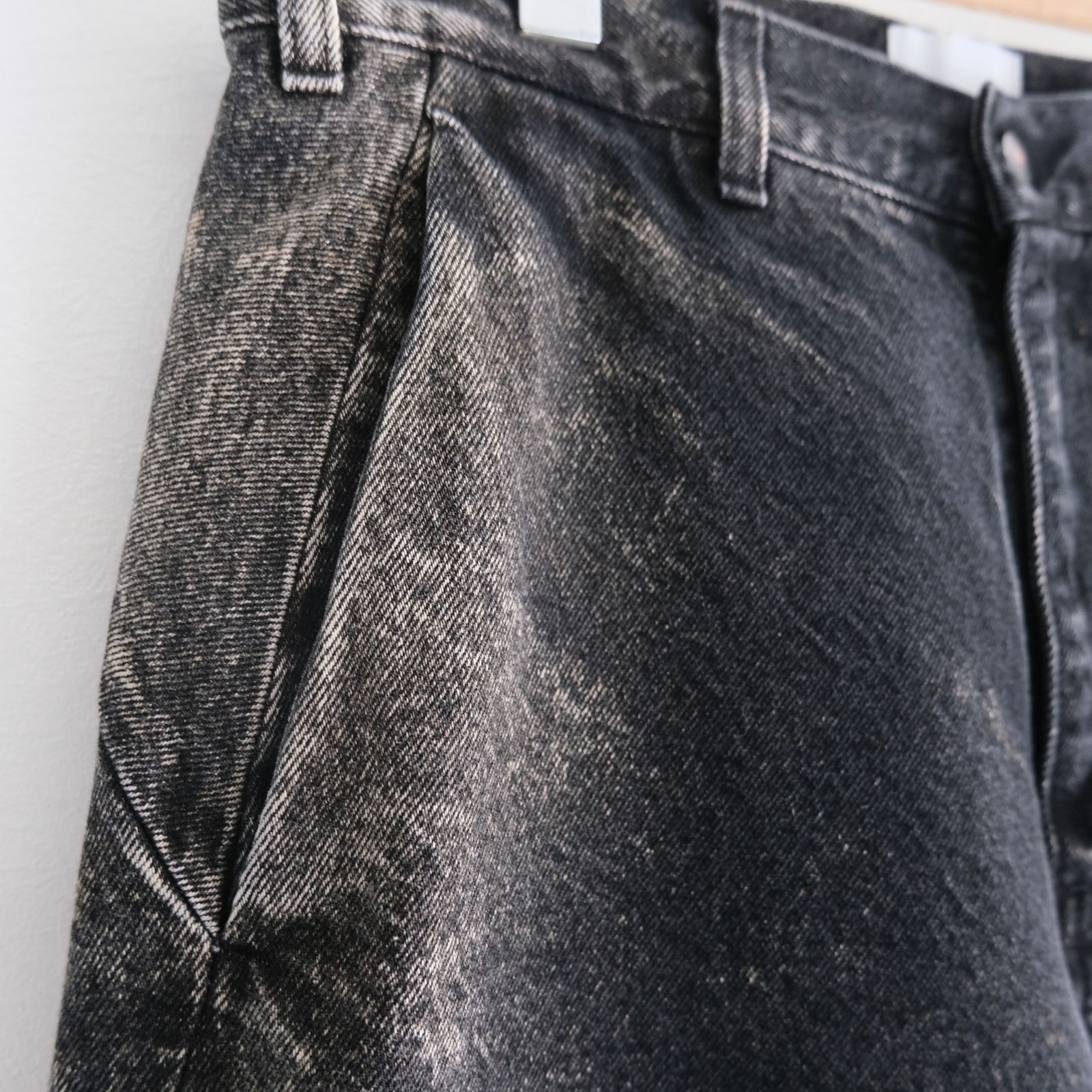 CHEMICAL WASH DENIM PANTS / ケミカルウォッシュデニムパンツ（BLACK）