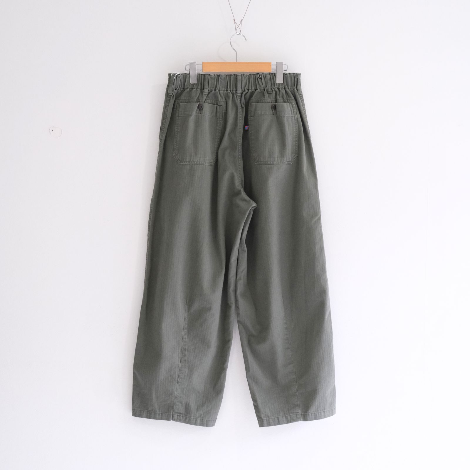 NU Balloon EZ Pants（KHAKI）