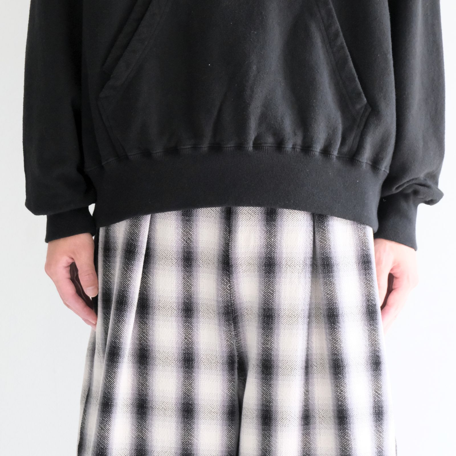 【残り1点】HEAVY FLANNEL CROPPED BAGGY（OFF WHITE×BLACK）