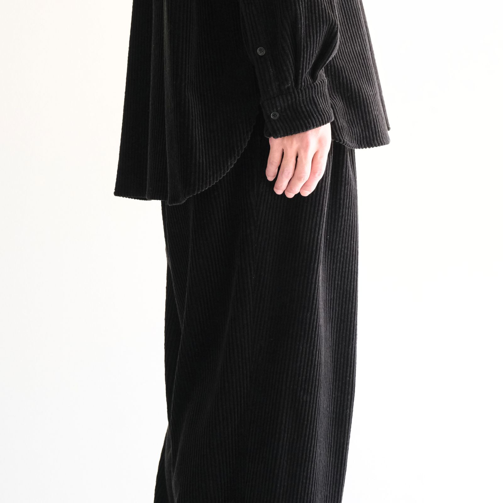 【残り1点】Corduroy Relax Trousers（Black）