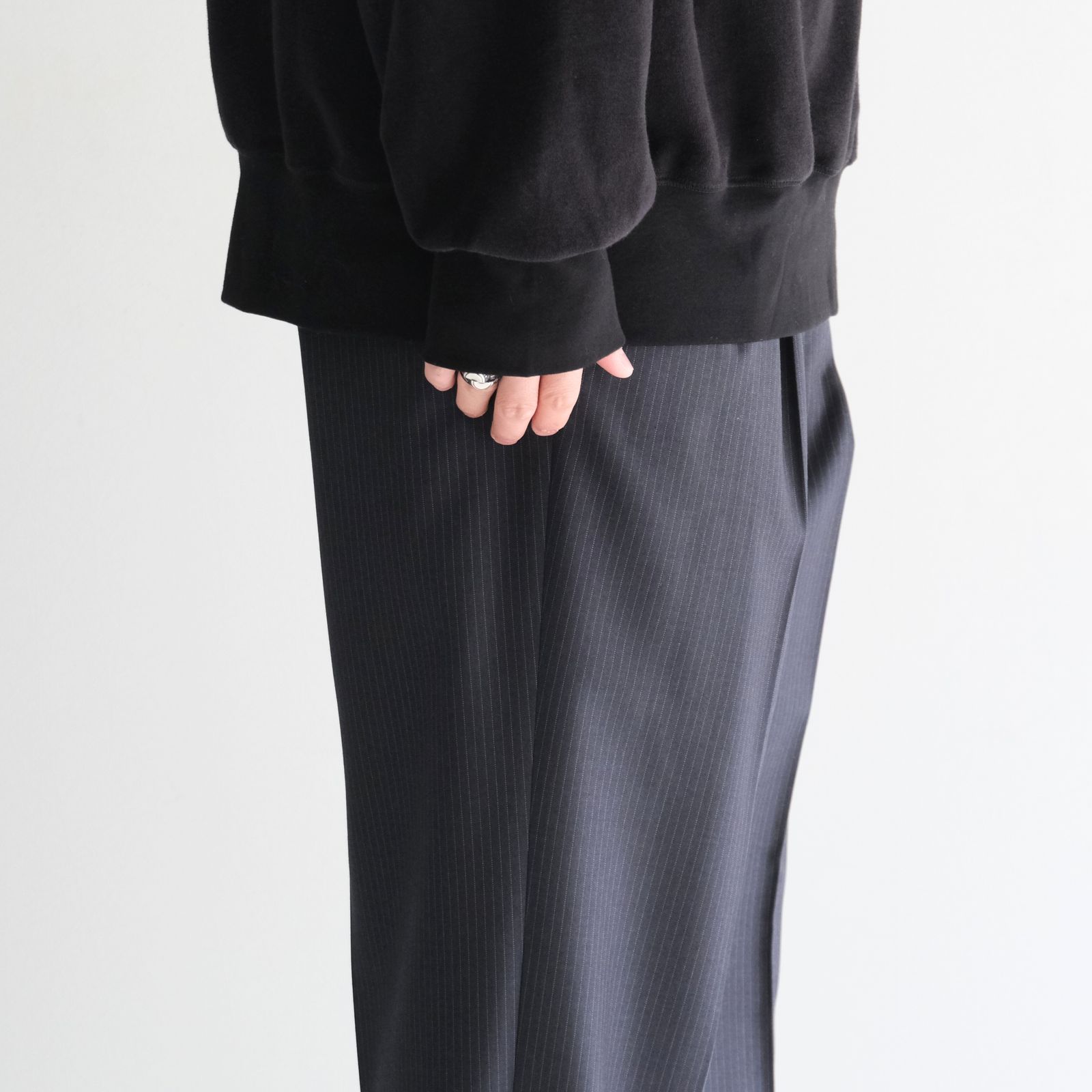 Narrow Stripe Tapered Slacks / ナロー ストライプ テーパード スラックス（HEATHER CHARCOAL）