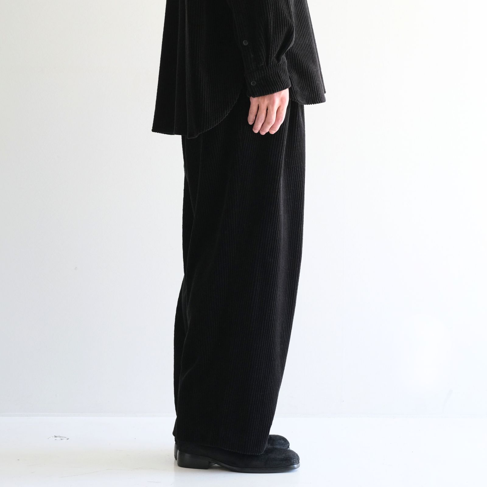 【残り1点】Corduroy Relax Trousers（Black）