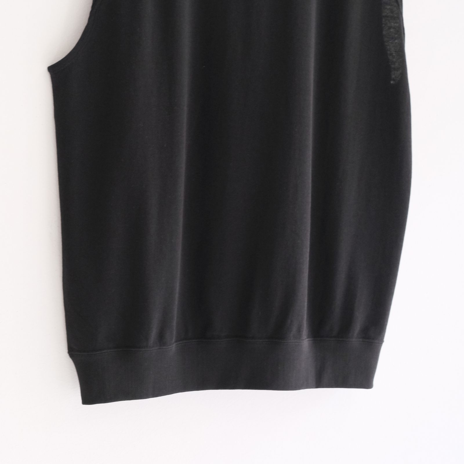 SOFT DRY SHORT LOOP TERRY SLEEVLESS TOP （BLACK）