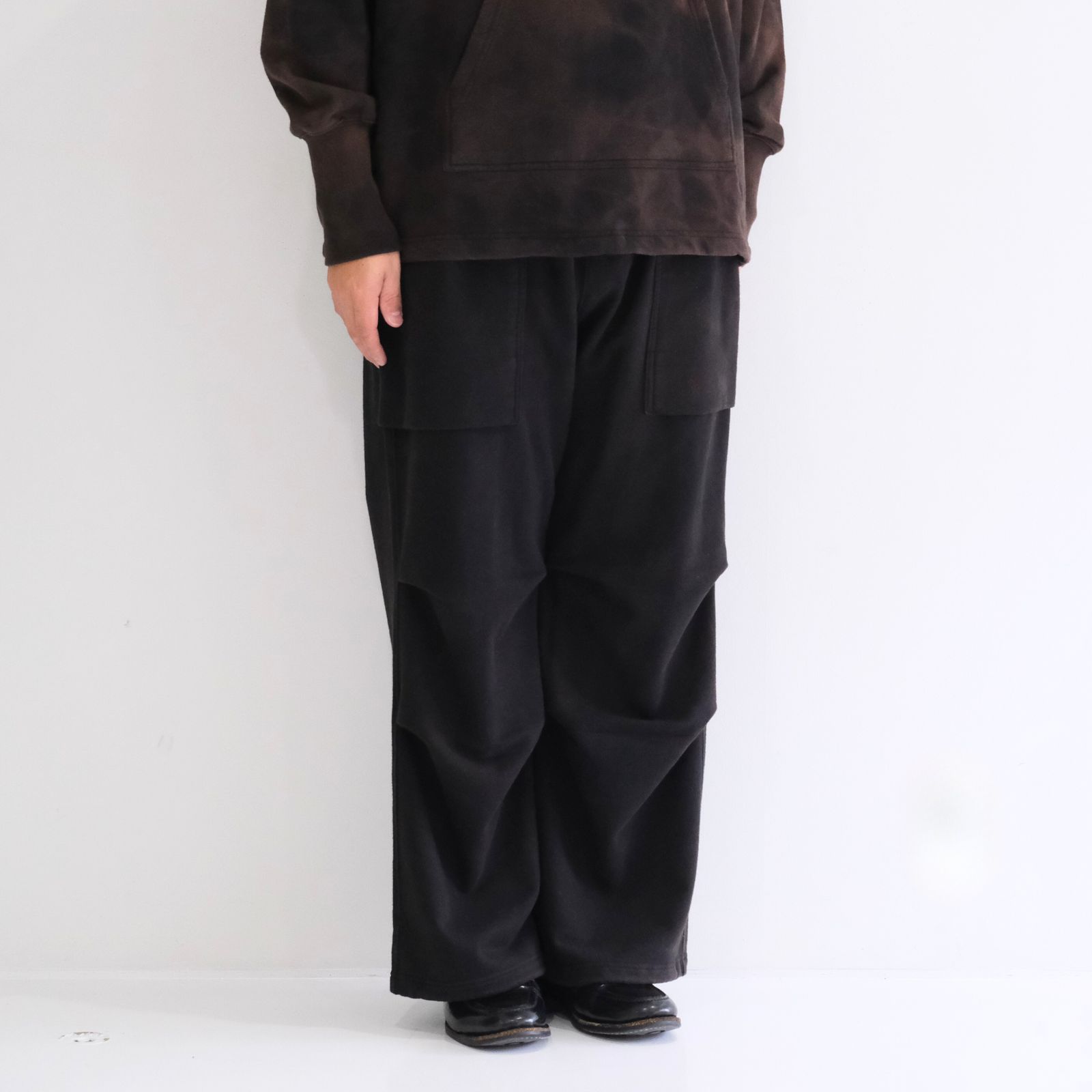 Reimagined Newsboy Fleece-Lined Sweatpants / パンツ / スウェットパンツ / Bleached Black