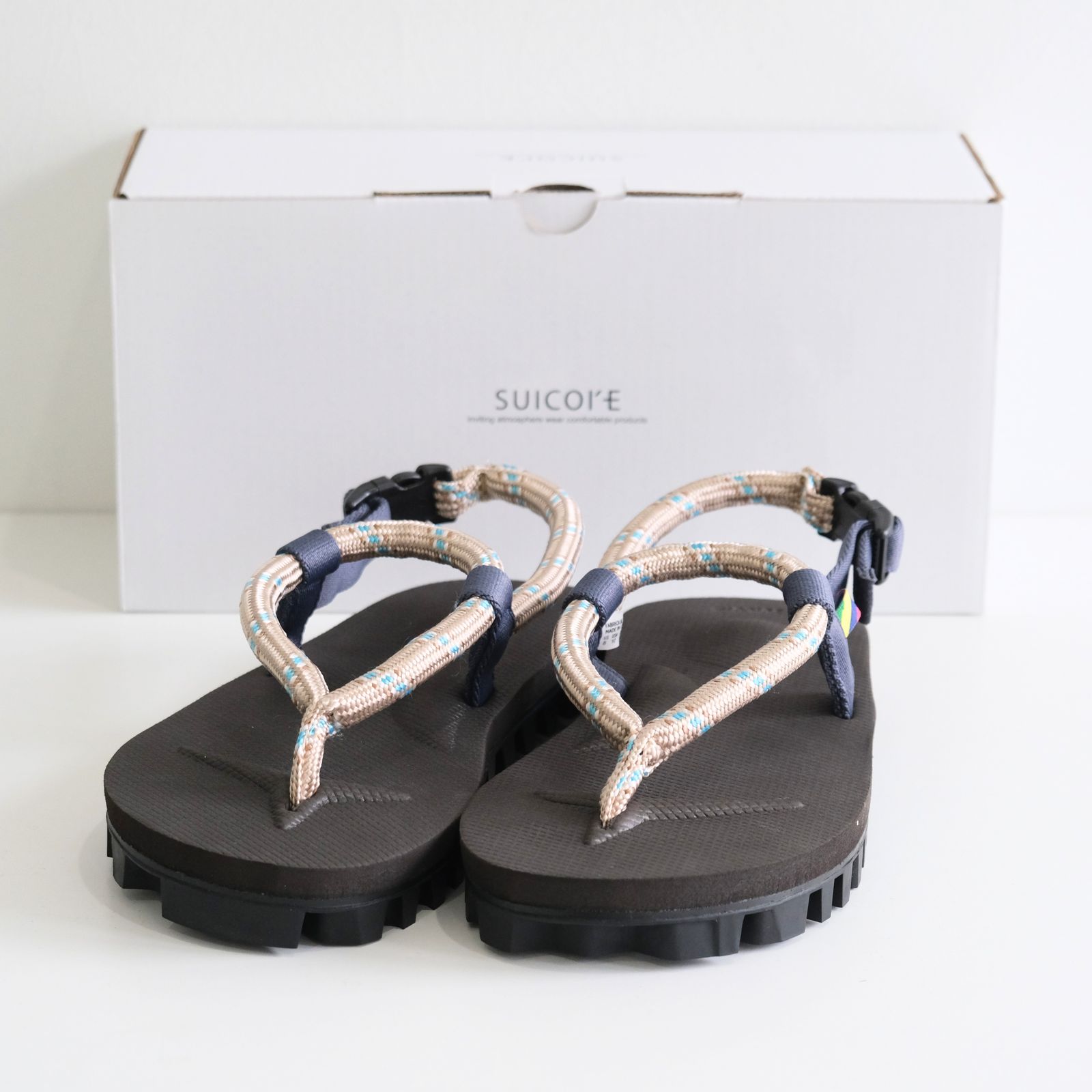 Suicoke x is-ness GUT KAT-2-ISN（BEIGE x GRAY）