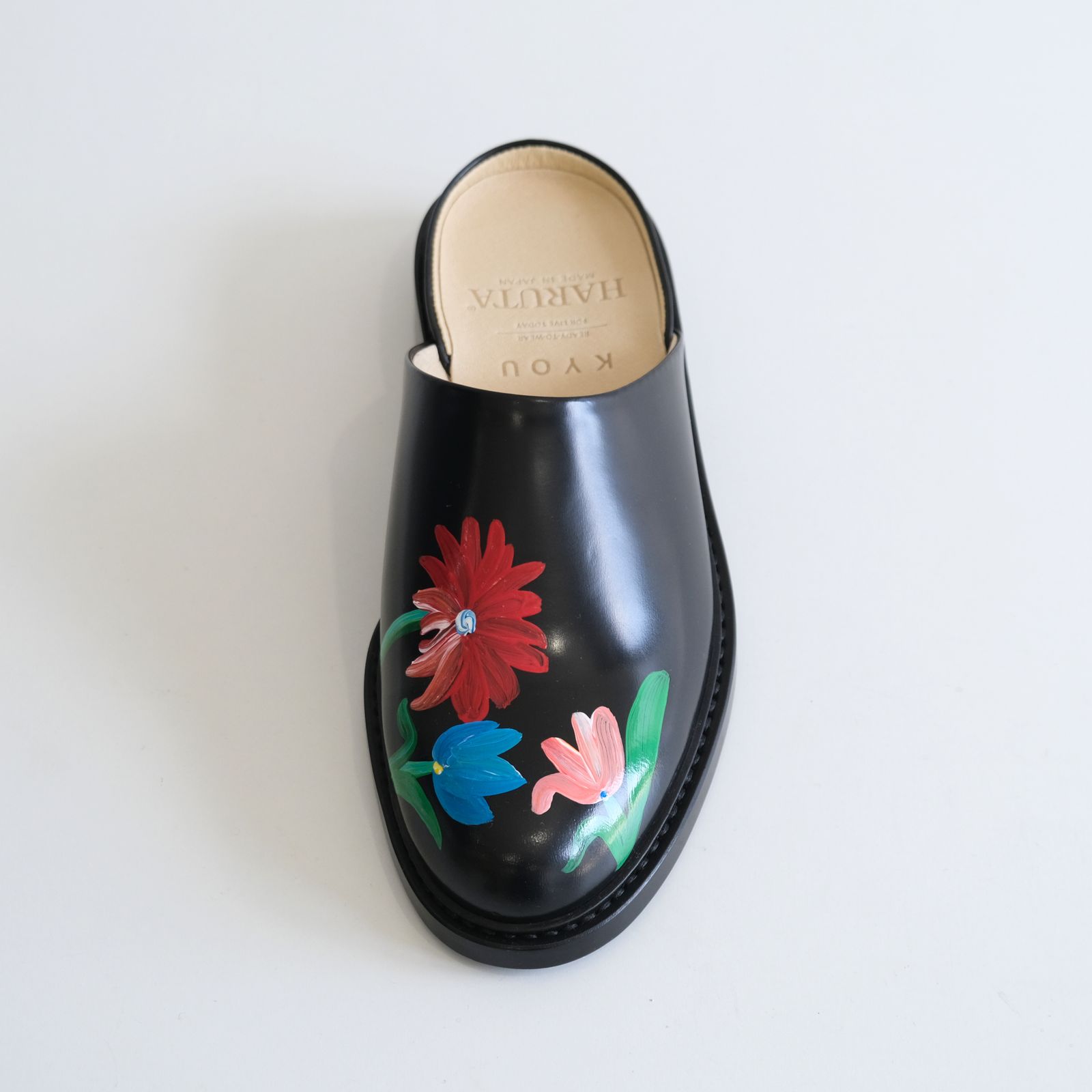 "BLOSSOM" Hand Painted Sandals by HARUTA feat. MIO YAMAMOTO / 「BLOSSOM」ハンド ペイント サンダル バイ ハルタ feat. ミオ ヤマモト（BLACK）
